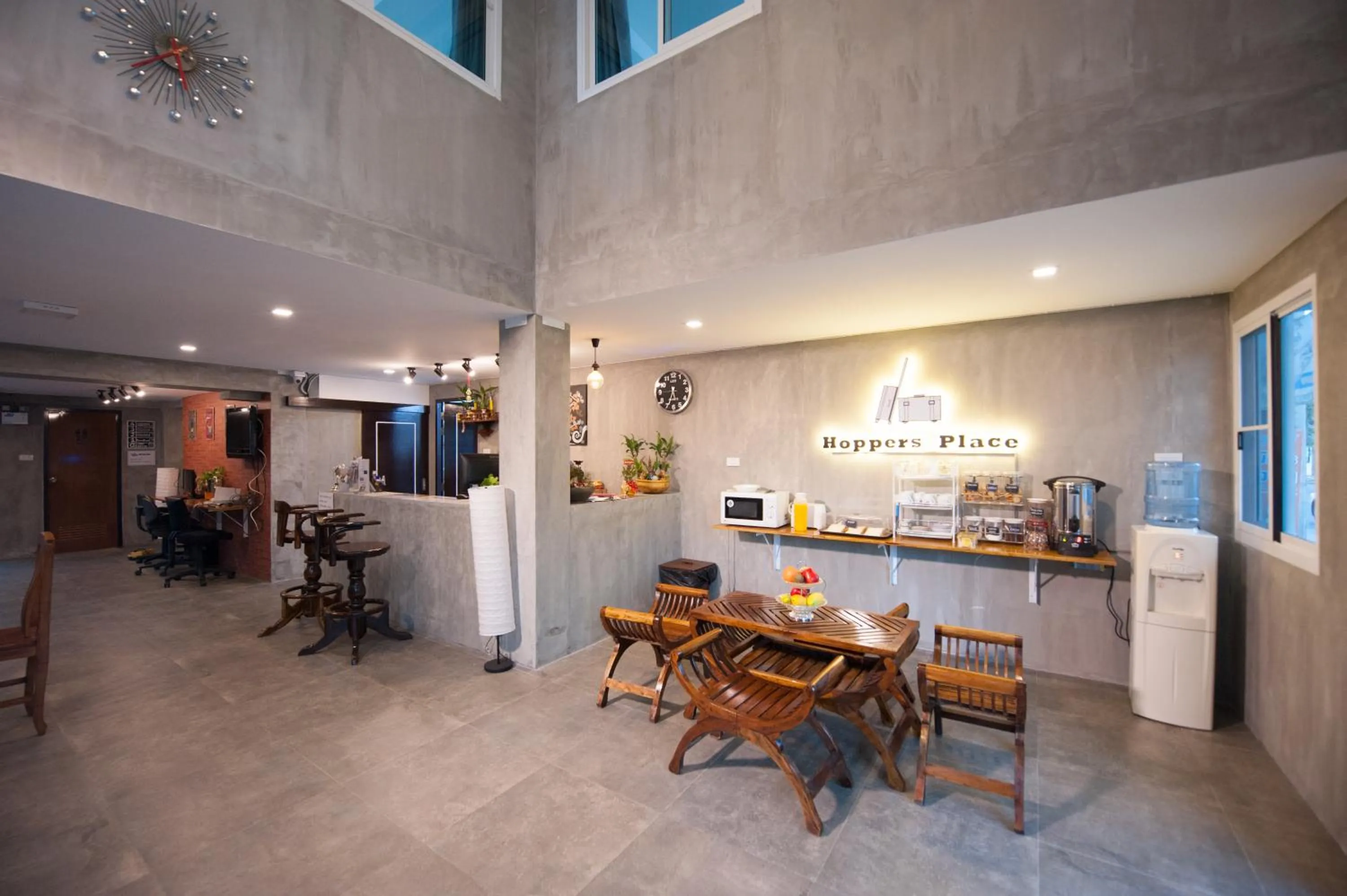 Communal lounge/ TV room in Hoppers Place Donmuang