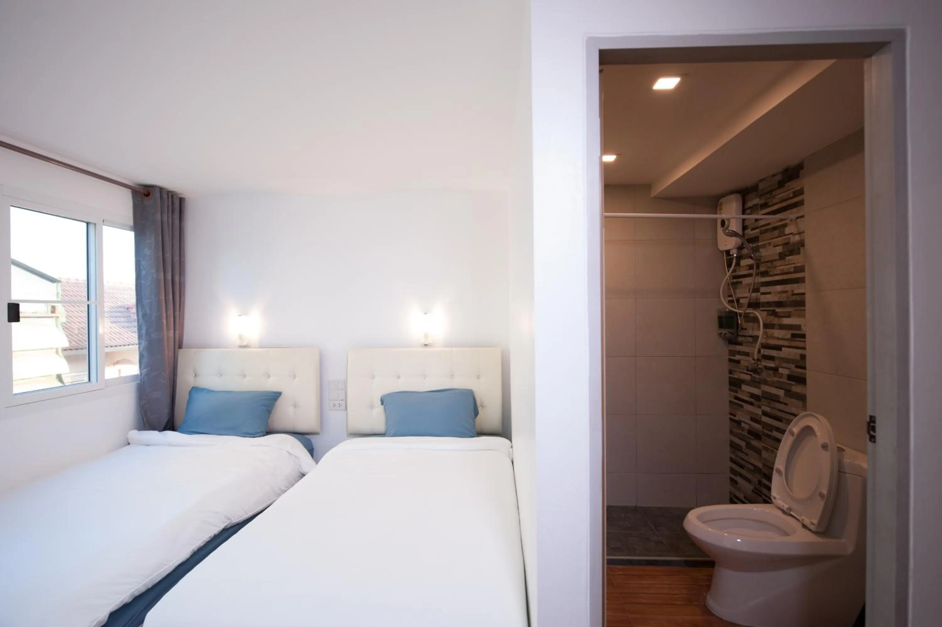 Bathroom in Hoppers Place Donmuang