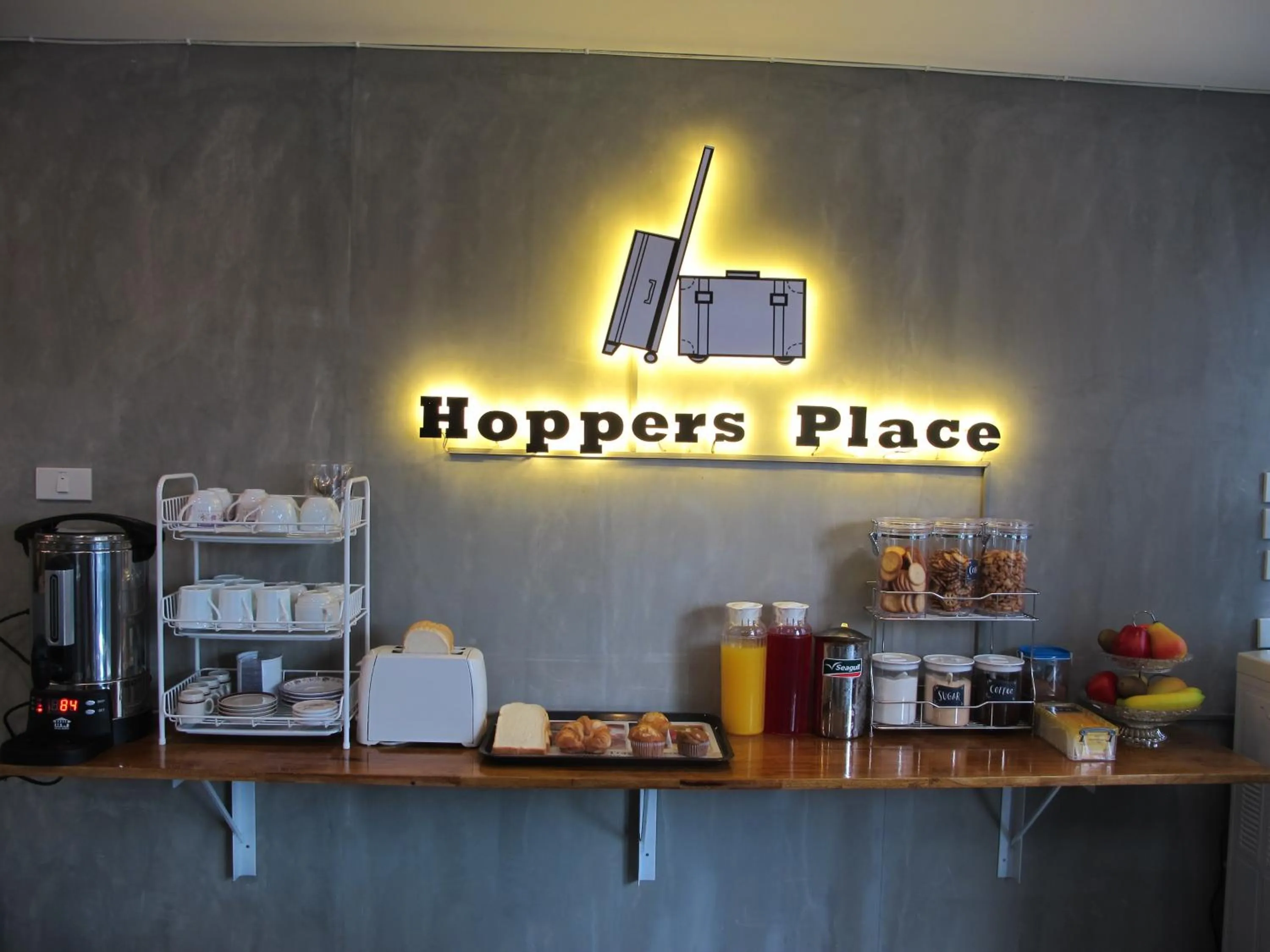 Food and drinks in Hoppers Place Donmuang