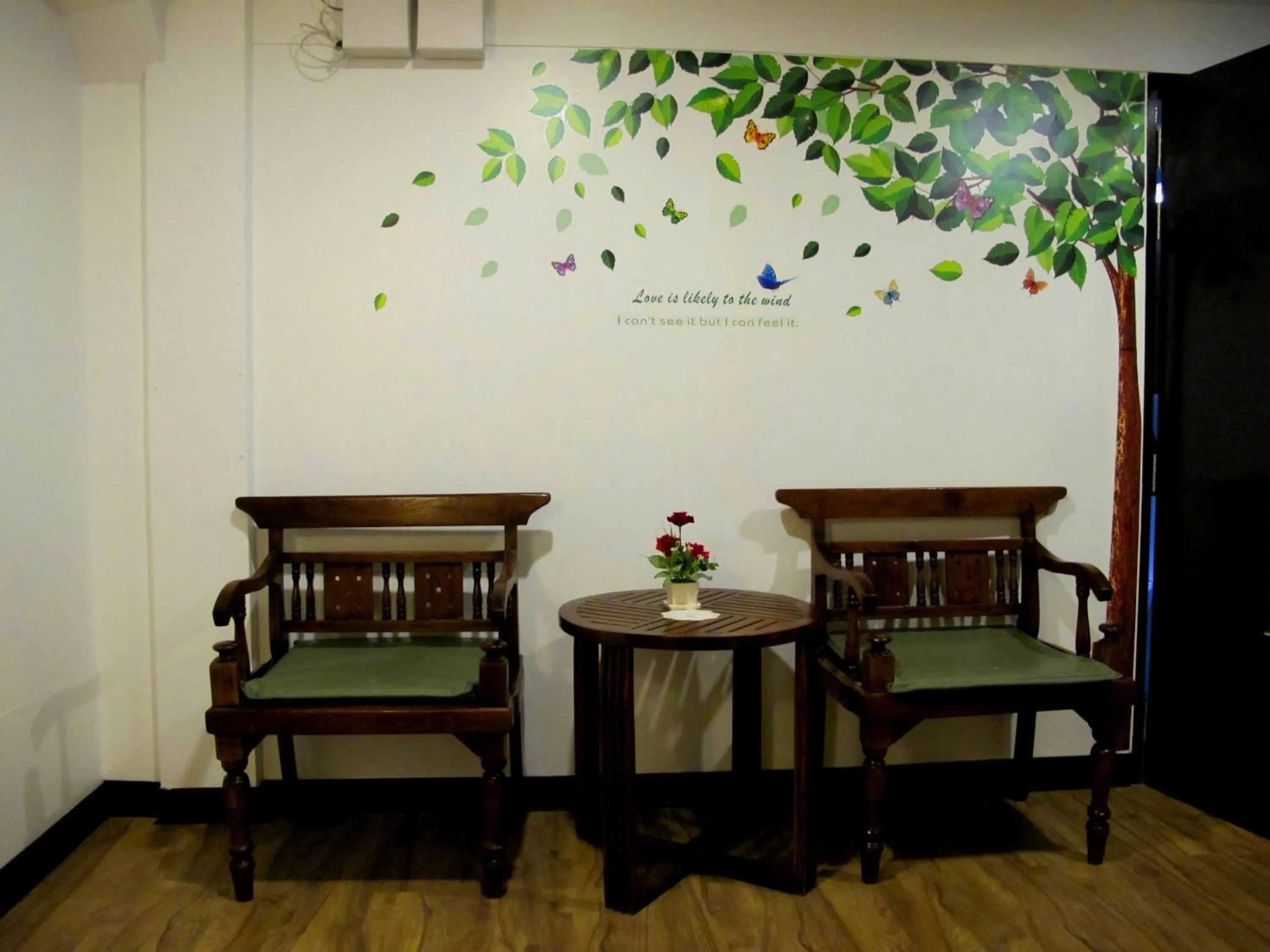 Seating area in Hoppers Place Donmuang