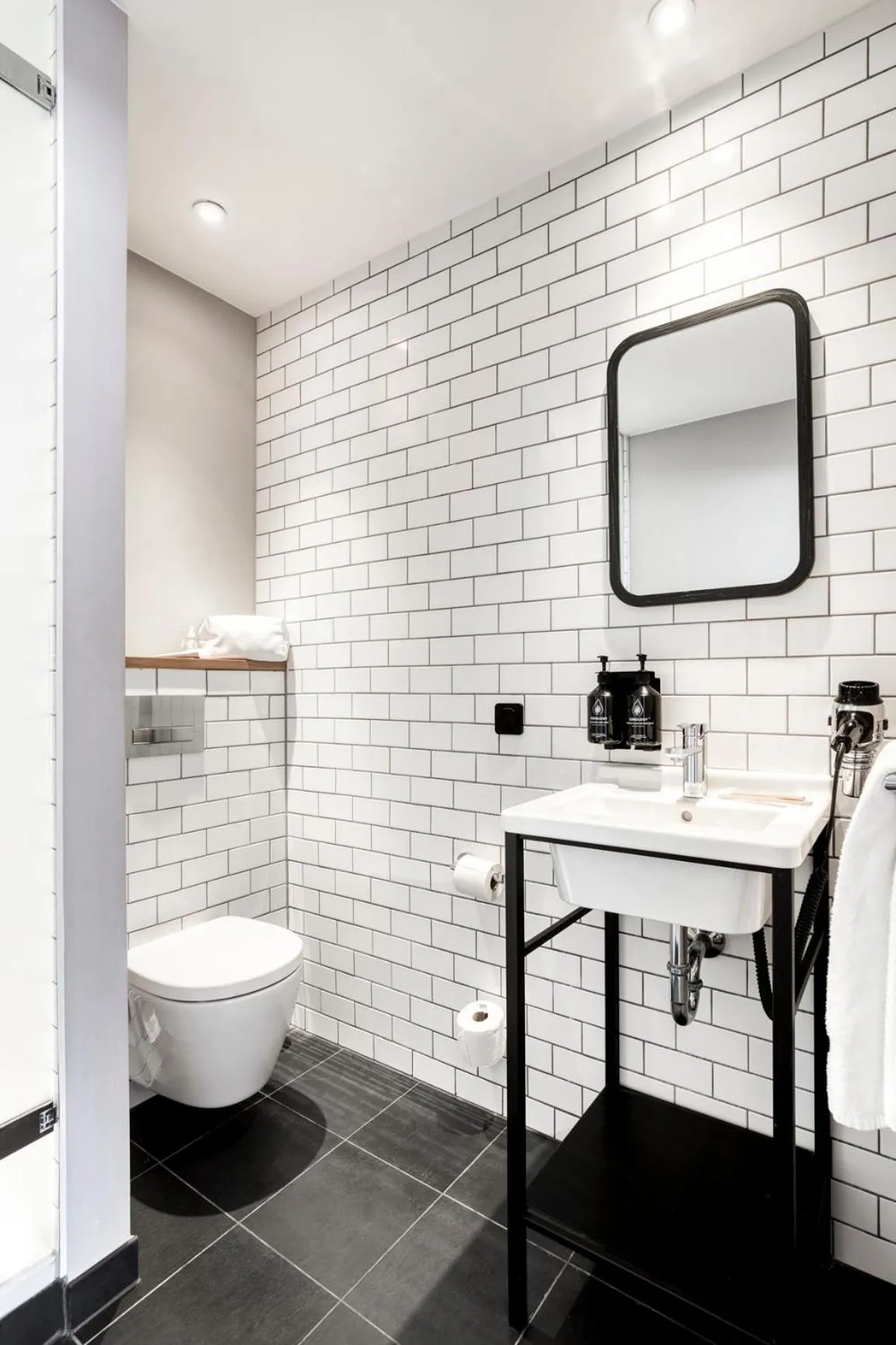 Bathroom in Pentahotel Brussels Airport