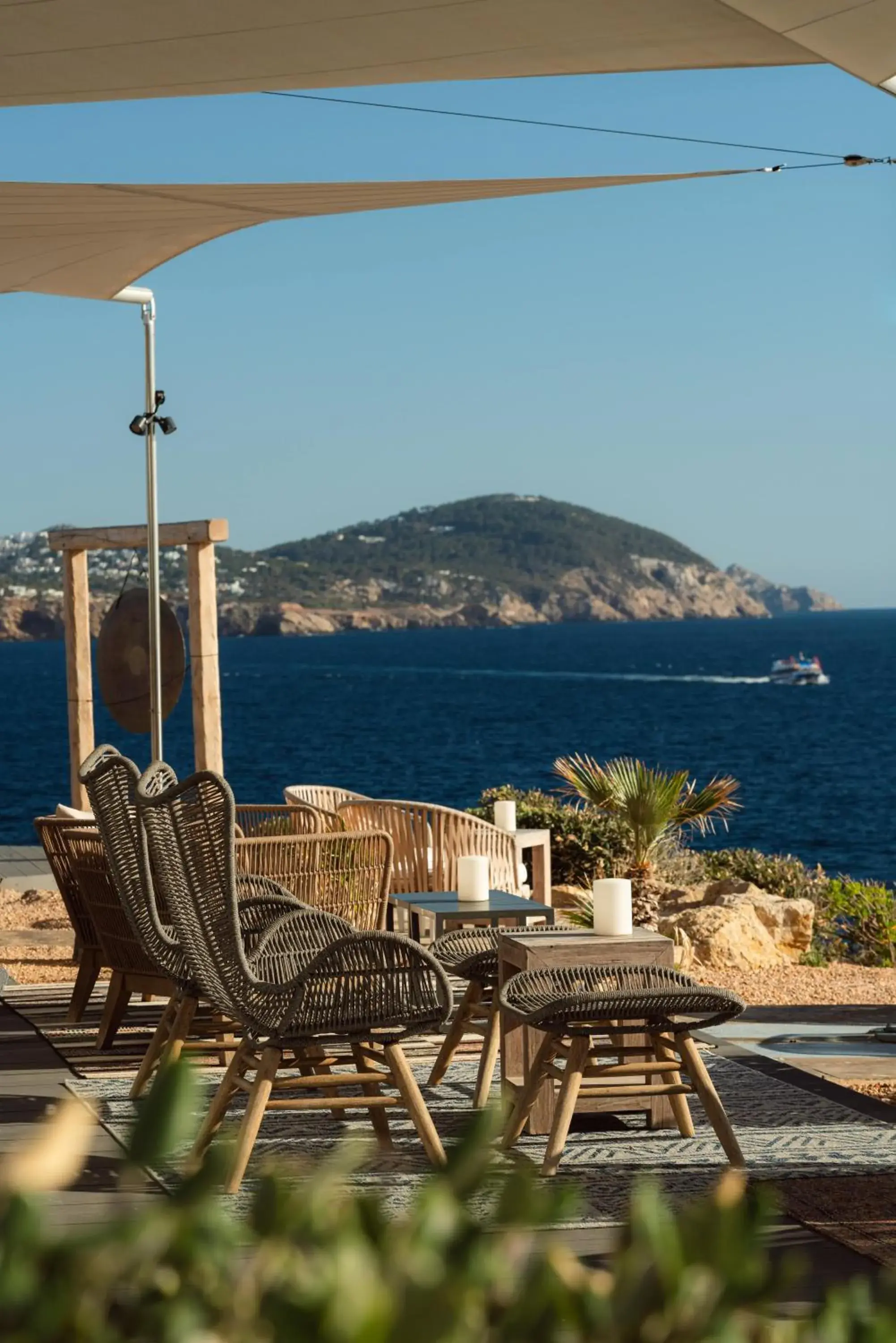 Lounge or bar in 7Pines Resort Ibiza, part of Destination by Hyatt Lounge or bar in 7Pines Resort Ibiza, part of Destination by Hyatt