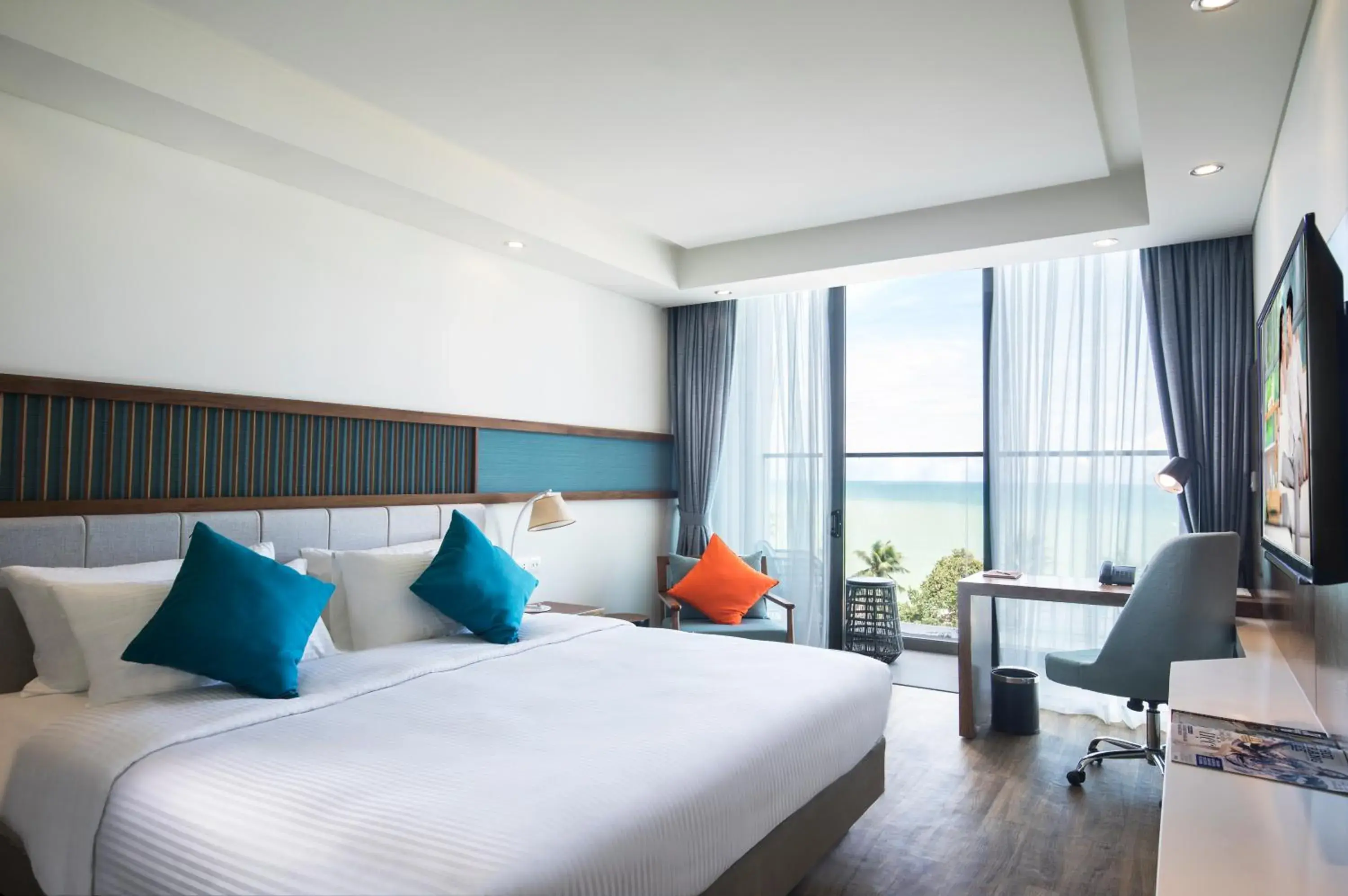 Bedroom, Bed in Citadines Bayfront Nha Trang Bedroom, Bed in Citadines Bayfront Nha Trang