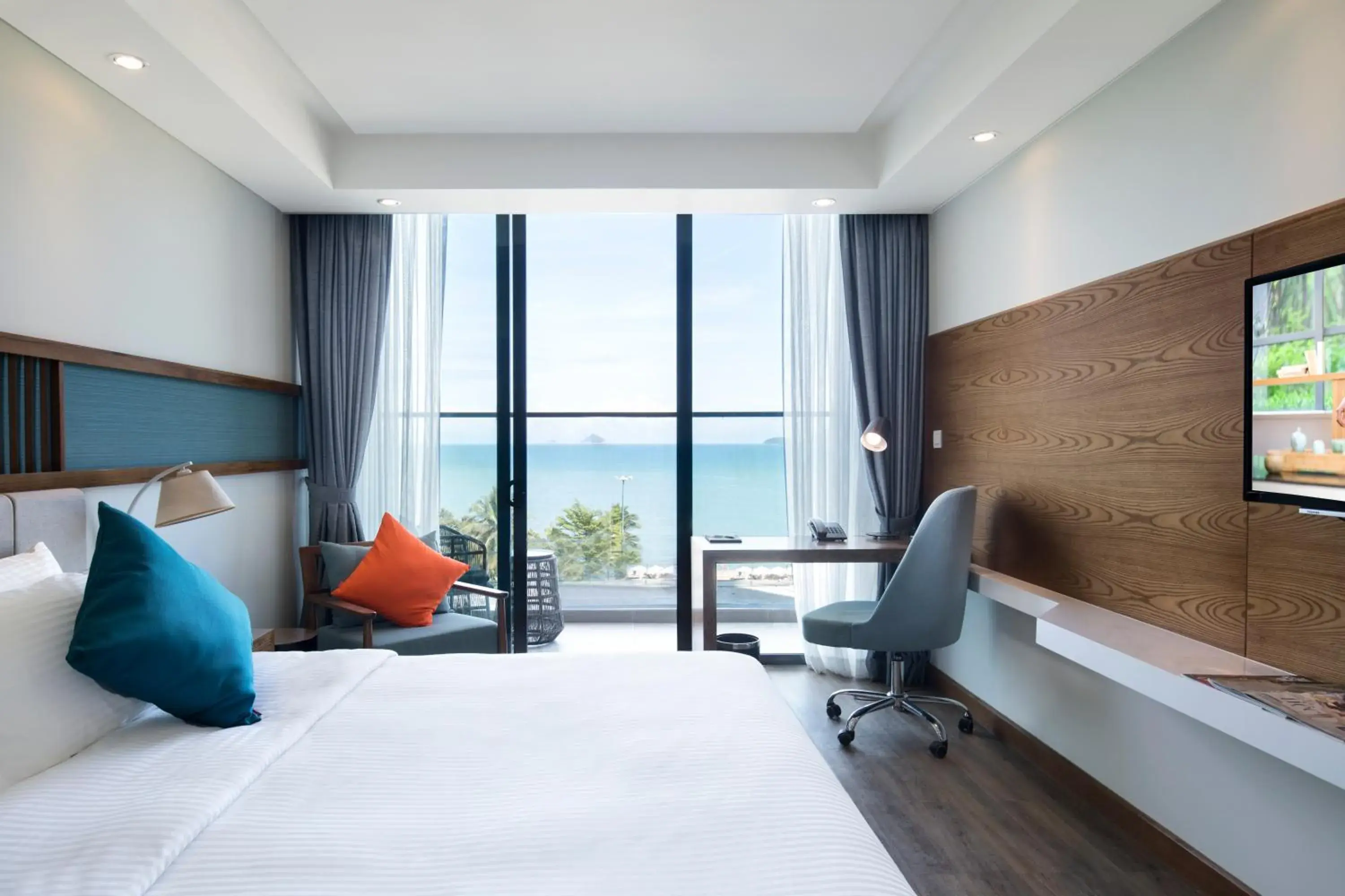 Bedroom, Bed in Citadines Bayfront Nha Trang Bedroom, Bed in Citadines Bayfront Nha Trang