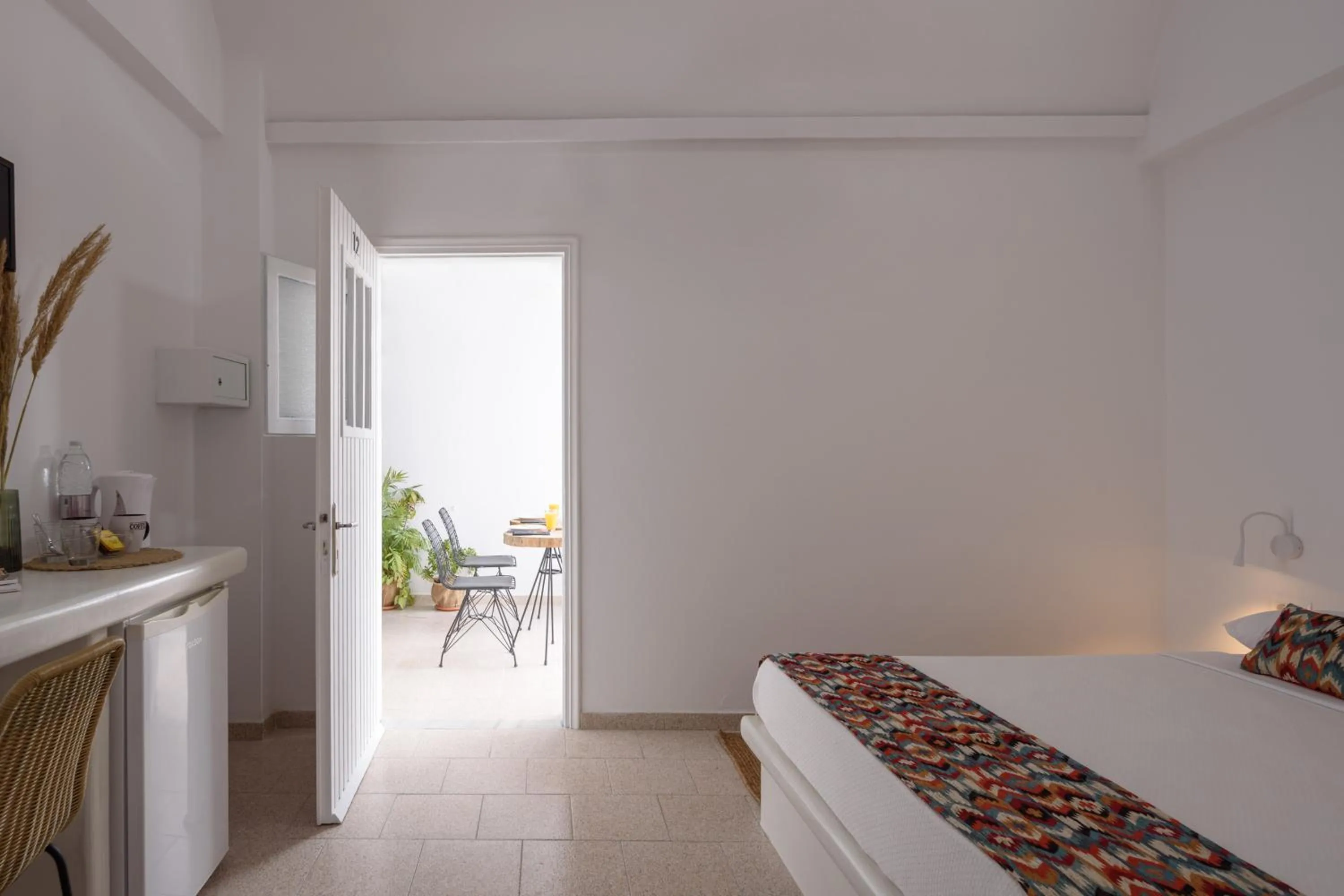 Photo of the whole room, Bed in Cal Day Rooms Santorini