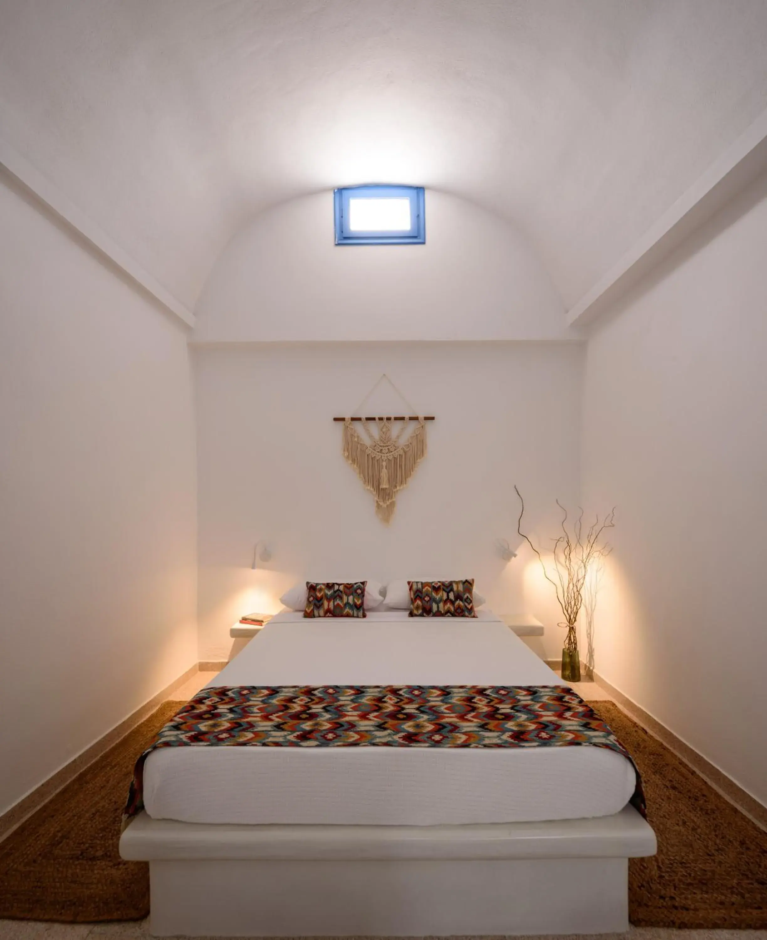 Bed in Cal Day Rooms Santorini Bed in Cal Day Rooms Santorini