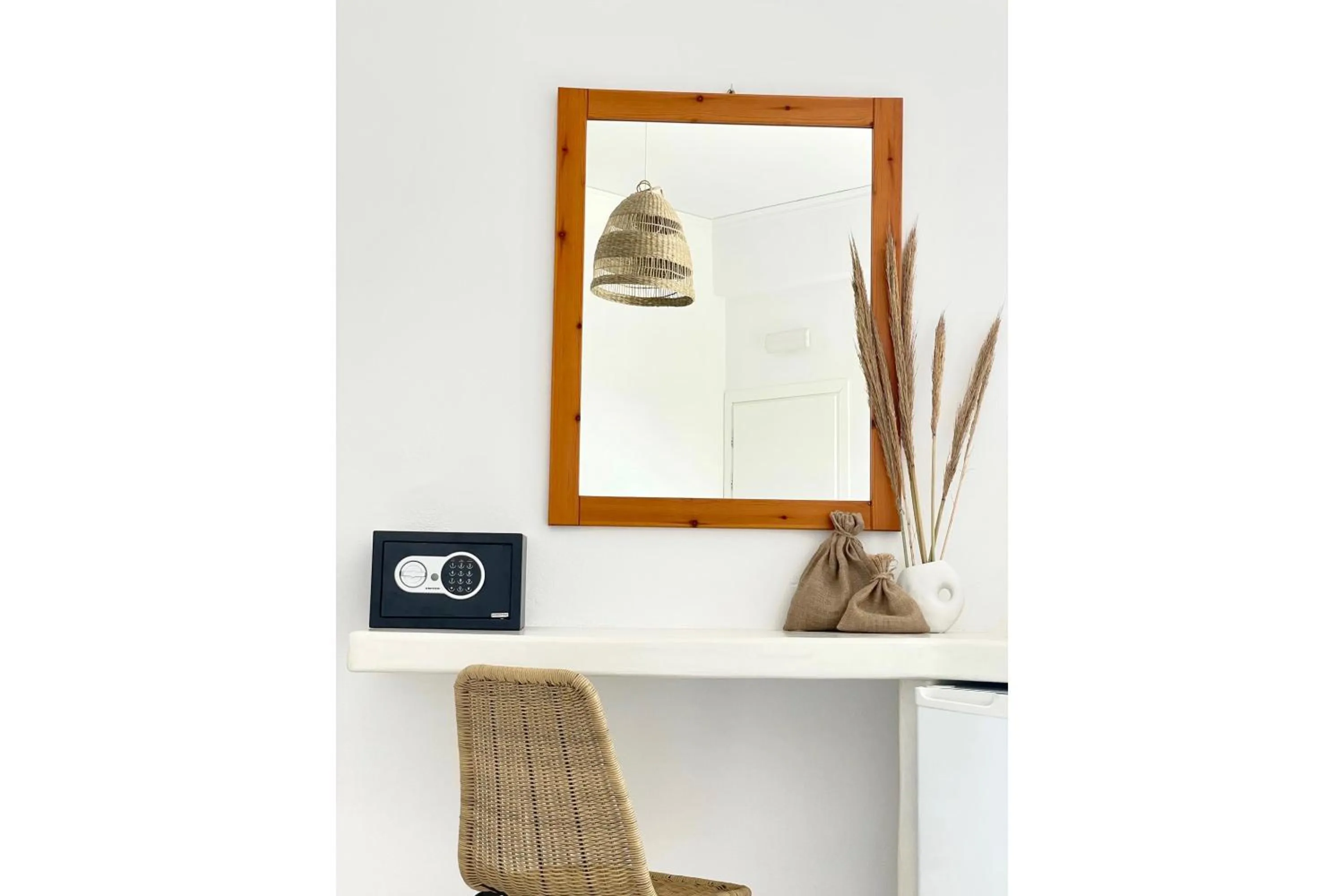 Bedroom in Cal Day Rooms Santorini