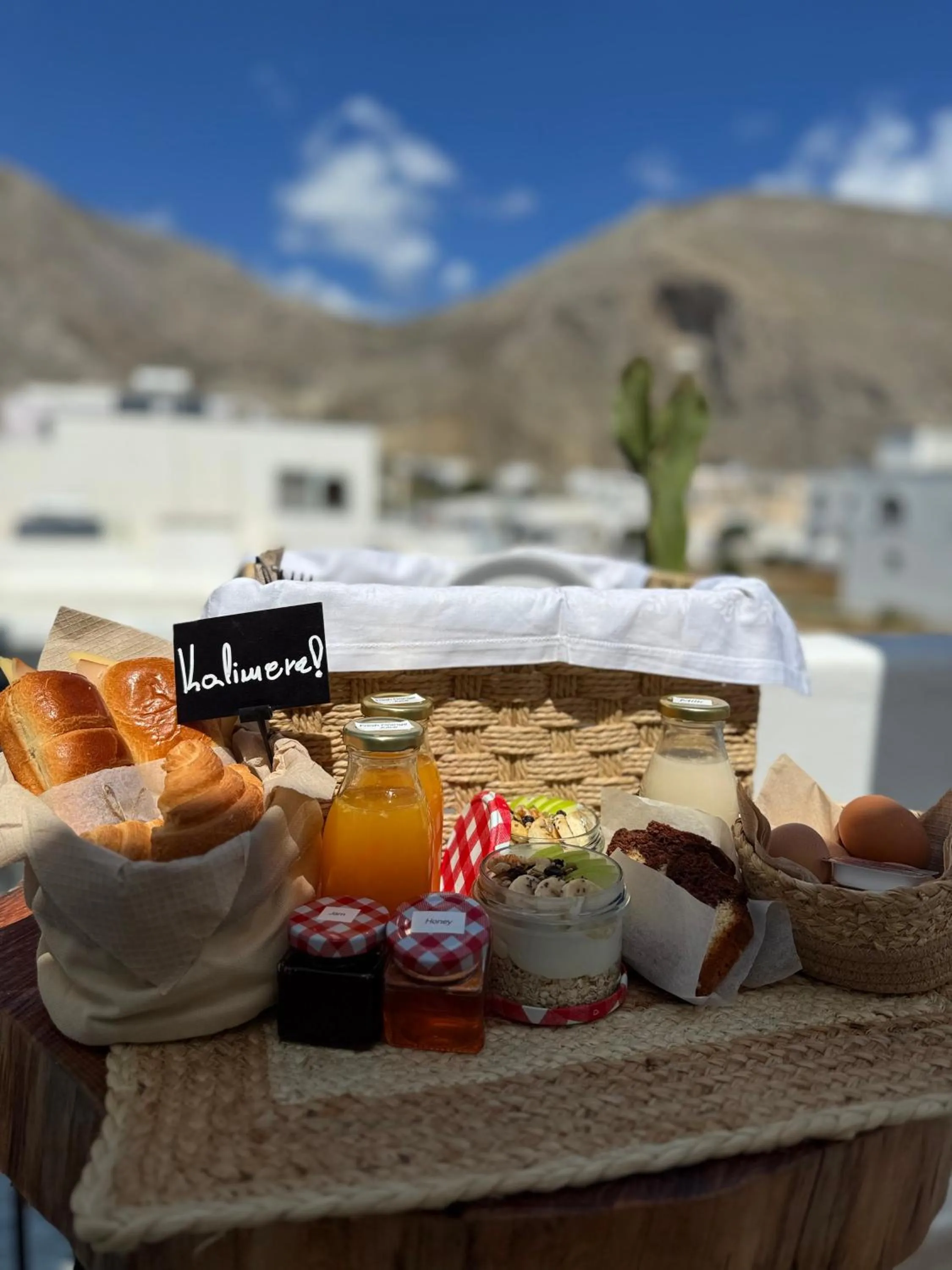 Property building in Cal Day Rooms Santorini