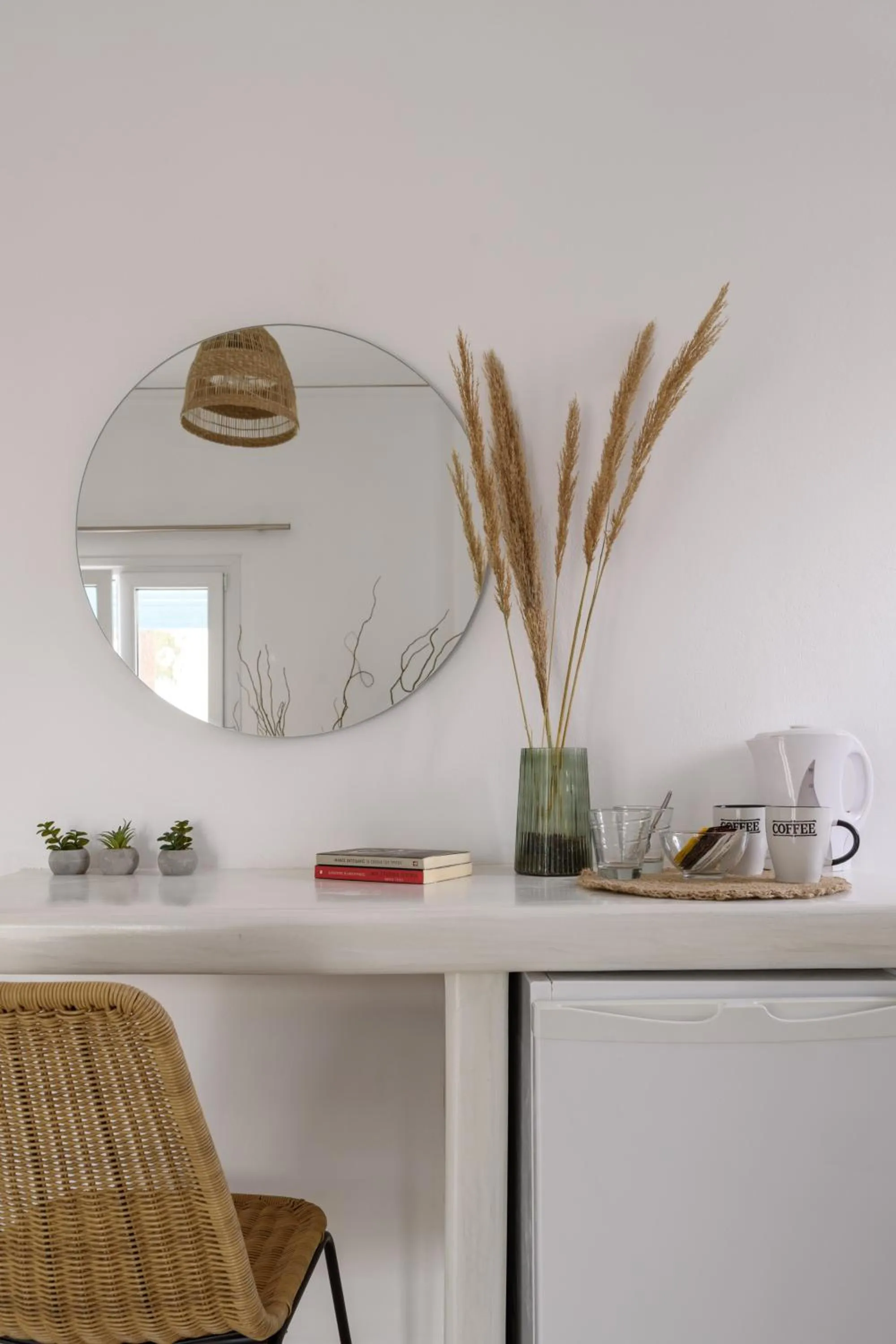 Coffee/tea facilities in Cal Day Rooms Santorini