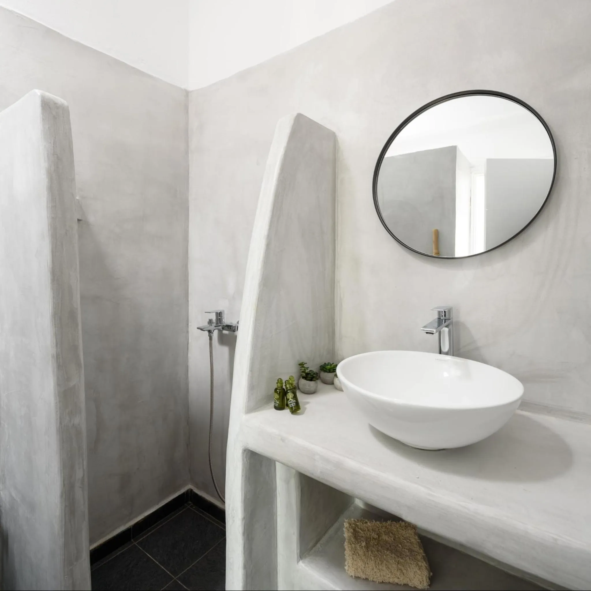 Toilet in Cal Day Rooms Santorini