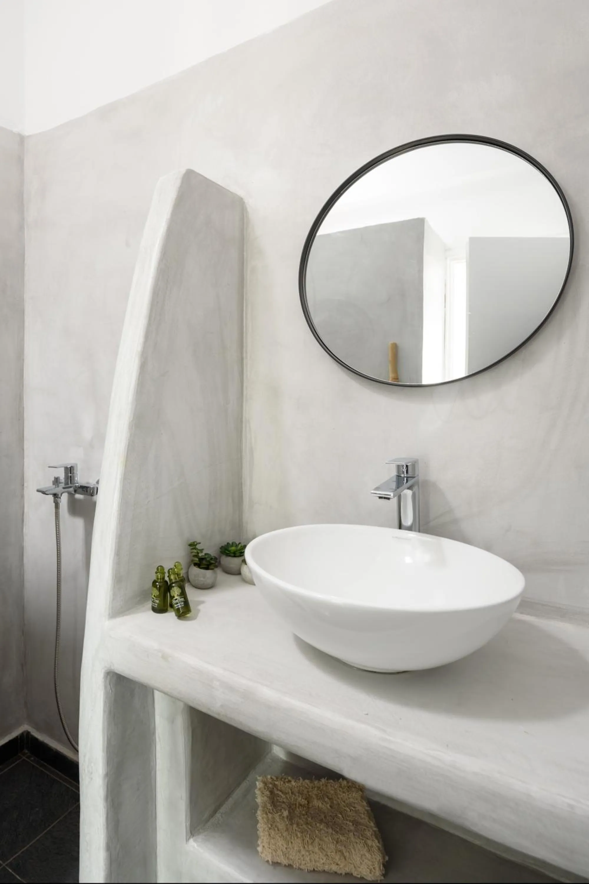 Bathroom in Cal Day Rooms Santorini