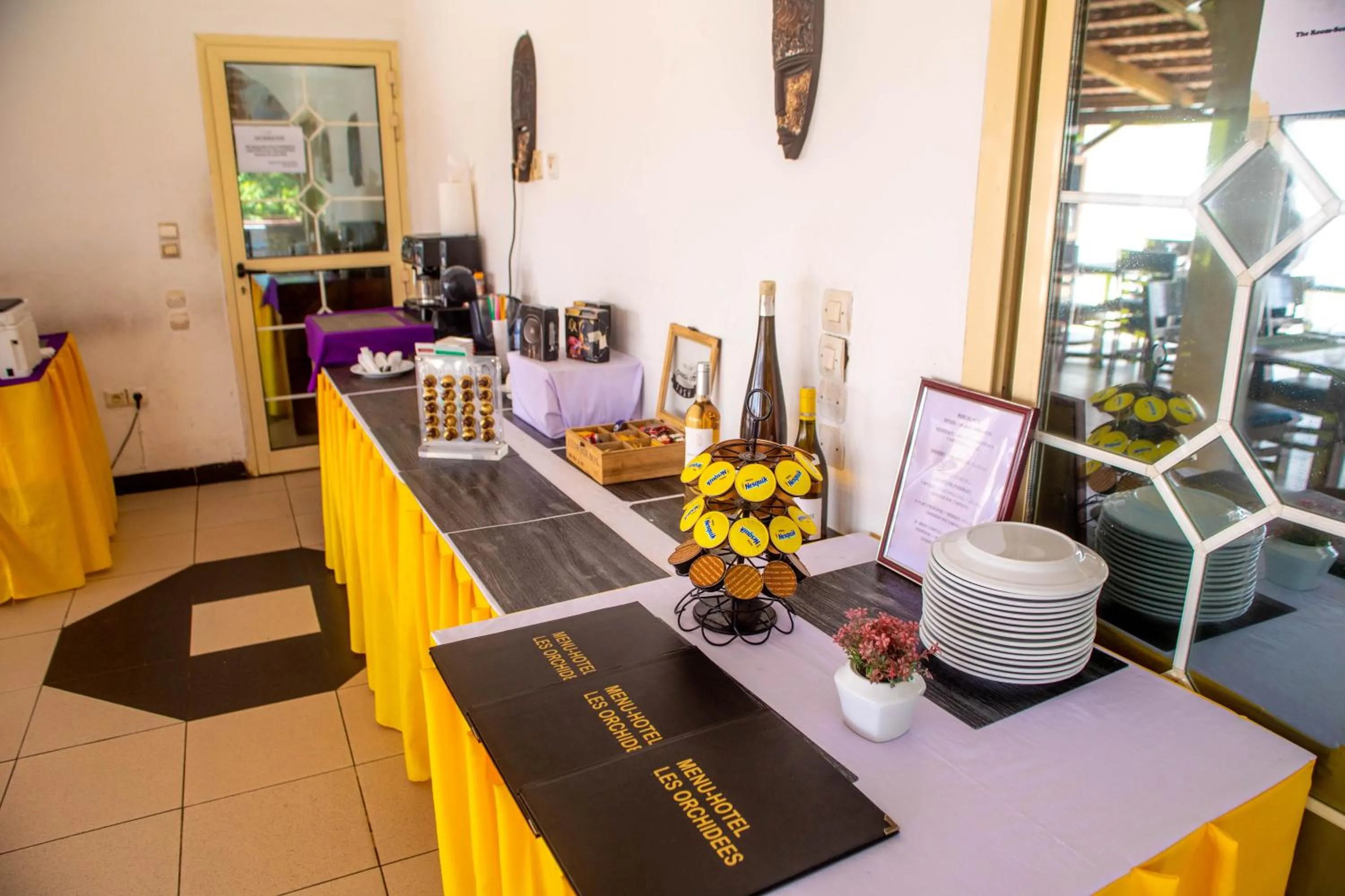 Restaurant/places to eat in Hotel Les Orchidées