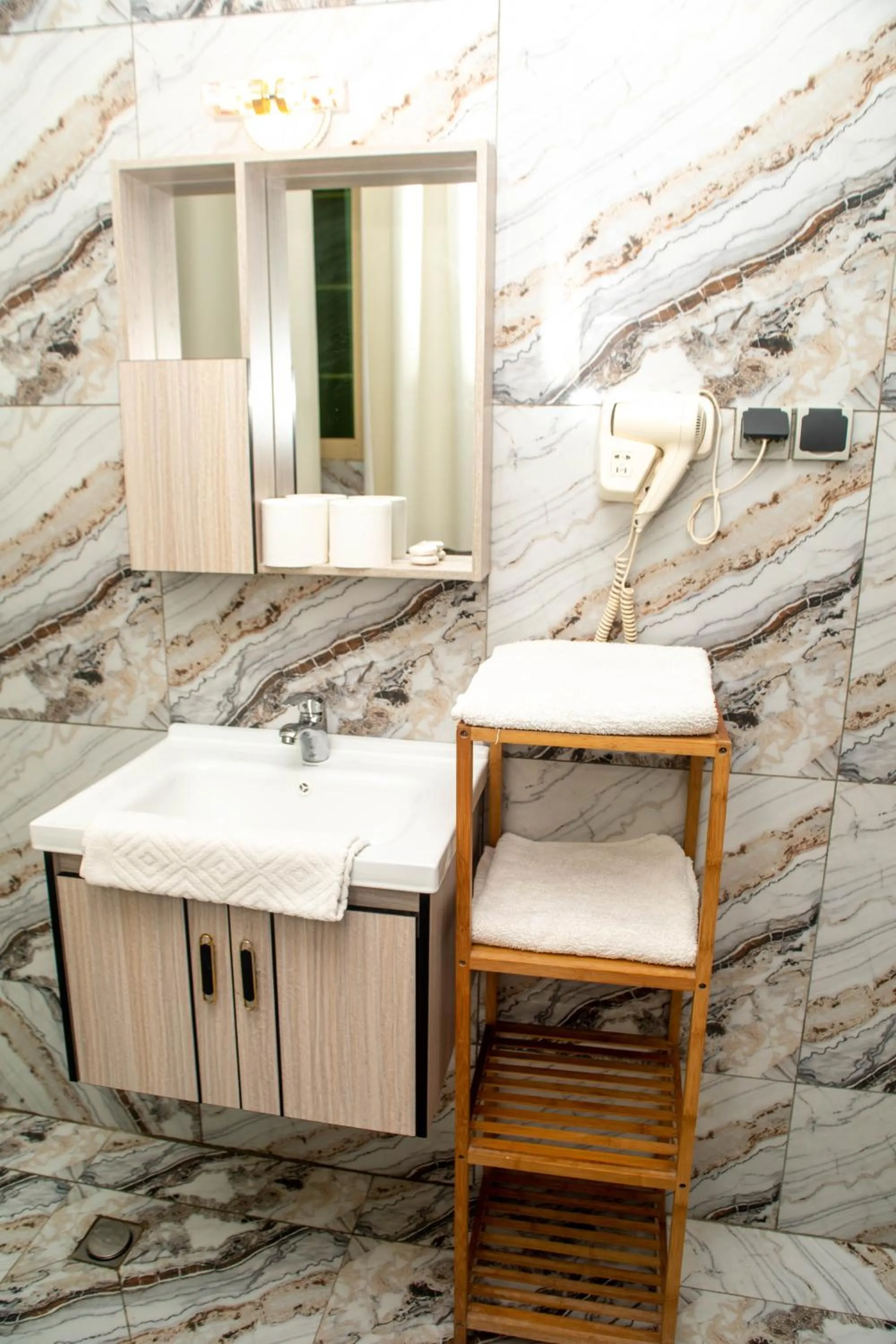 Hot Spring Bath in Hotel Les Orchidées