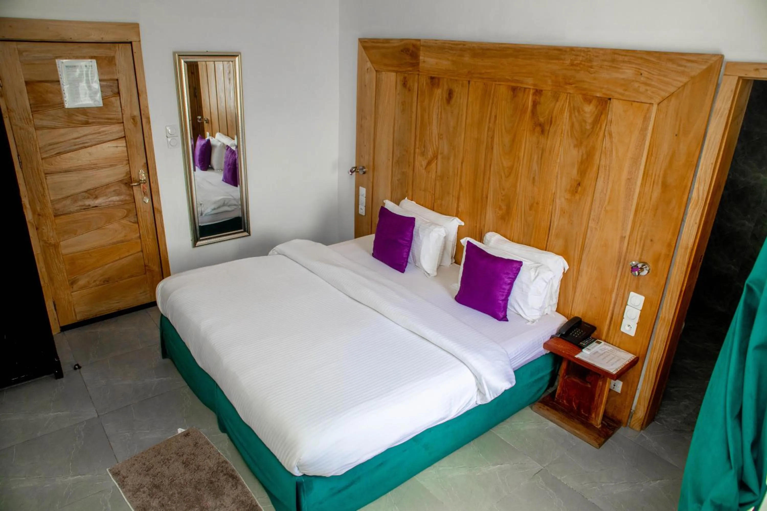 Bedroom, Bed in Hotel Les Orchidées