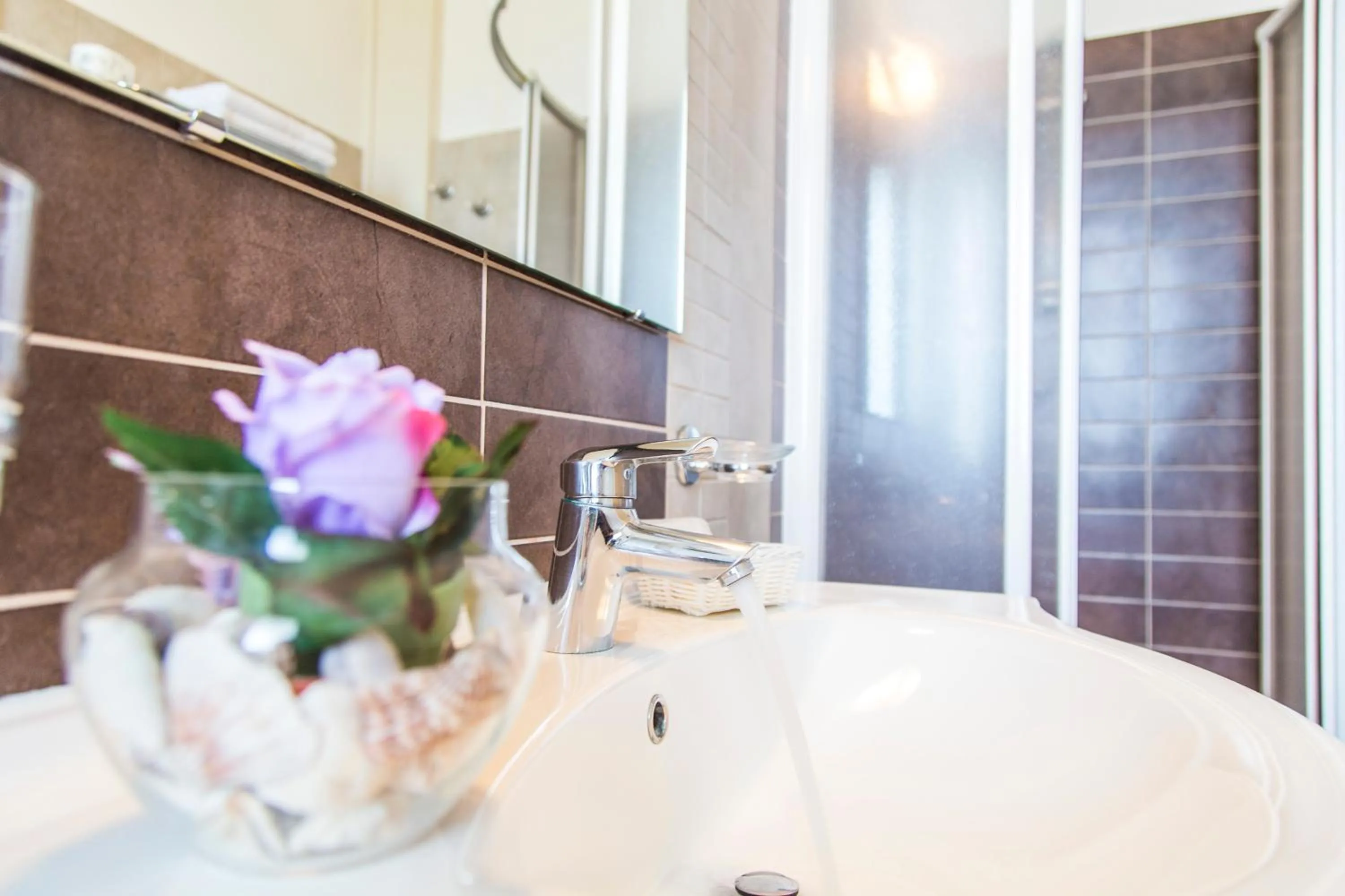 Bathroom in Renzo Hotel