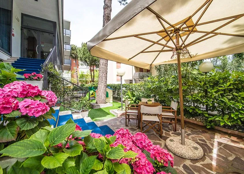 Facade/entrance in Renzo Hotel