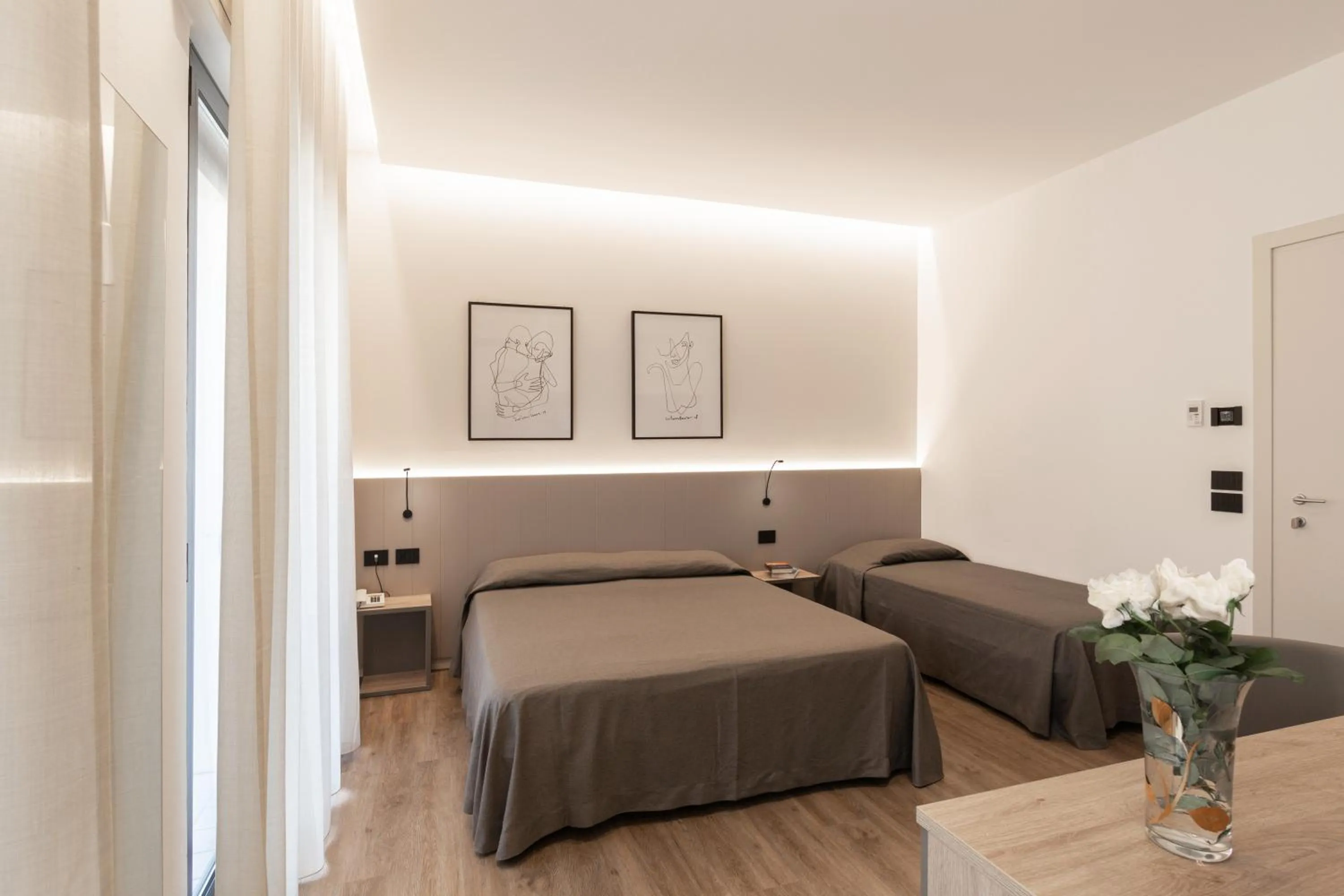 Bedroom, Bed in Renzo Hotel