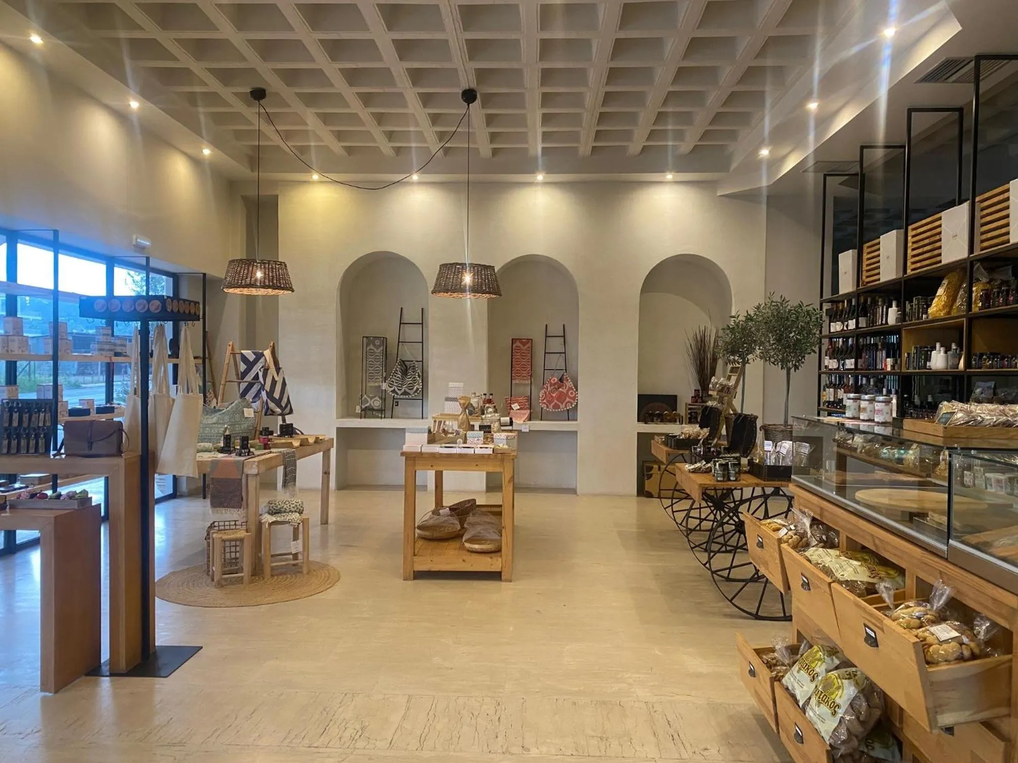 Restaurant/places to eat in Messini Hotel