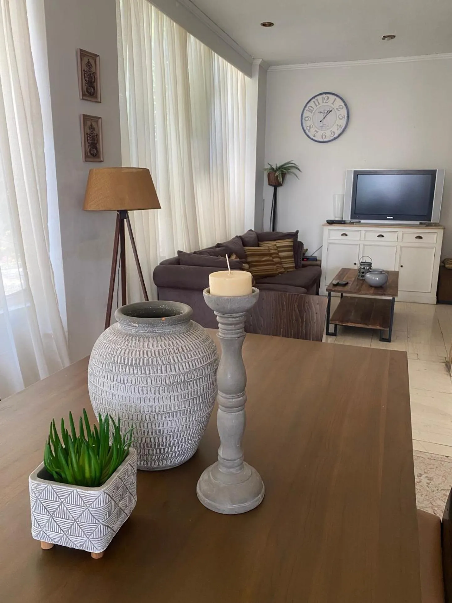 Communal lounge/ TV room in Messini Hotel