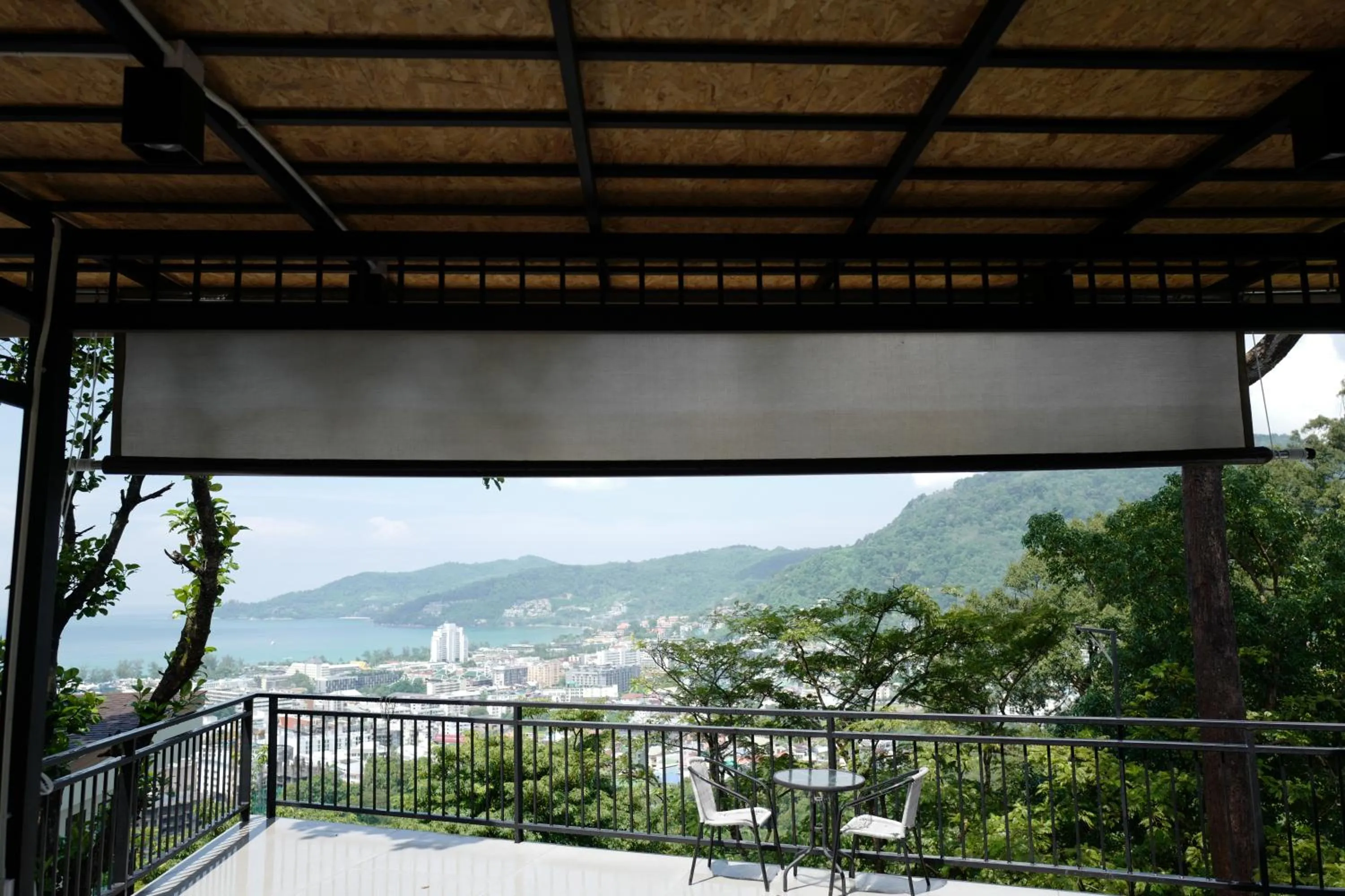 Restaurant/places to eat in Sunset Bay View Phuket