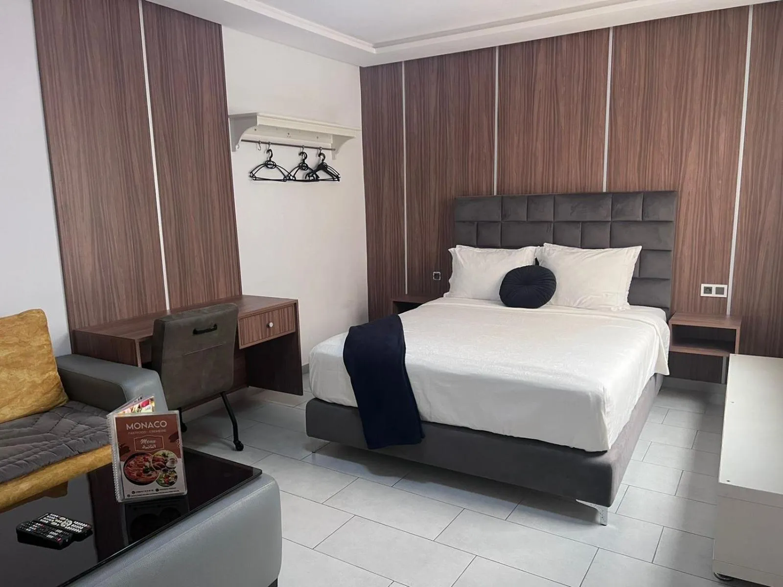 Bed in Appart Hotel Monaco