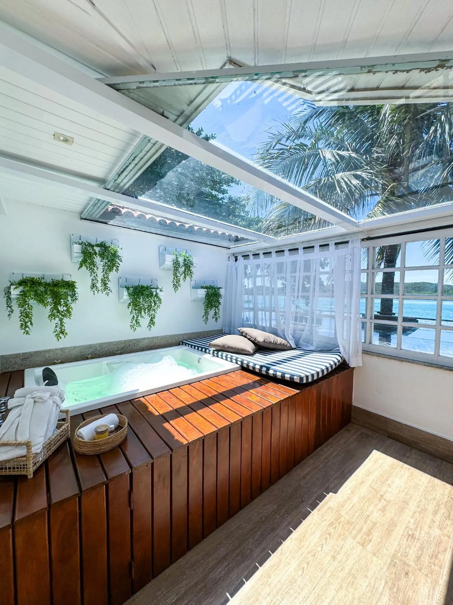 Hot Tub in Hotel Boutique Recanto da Passagem