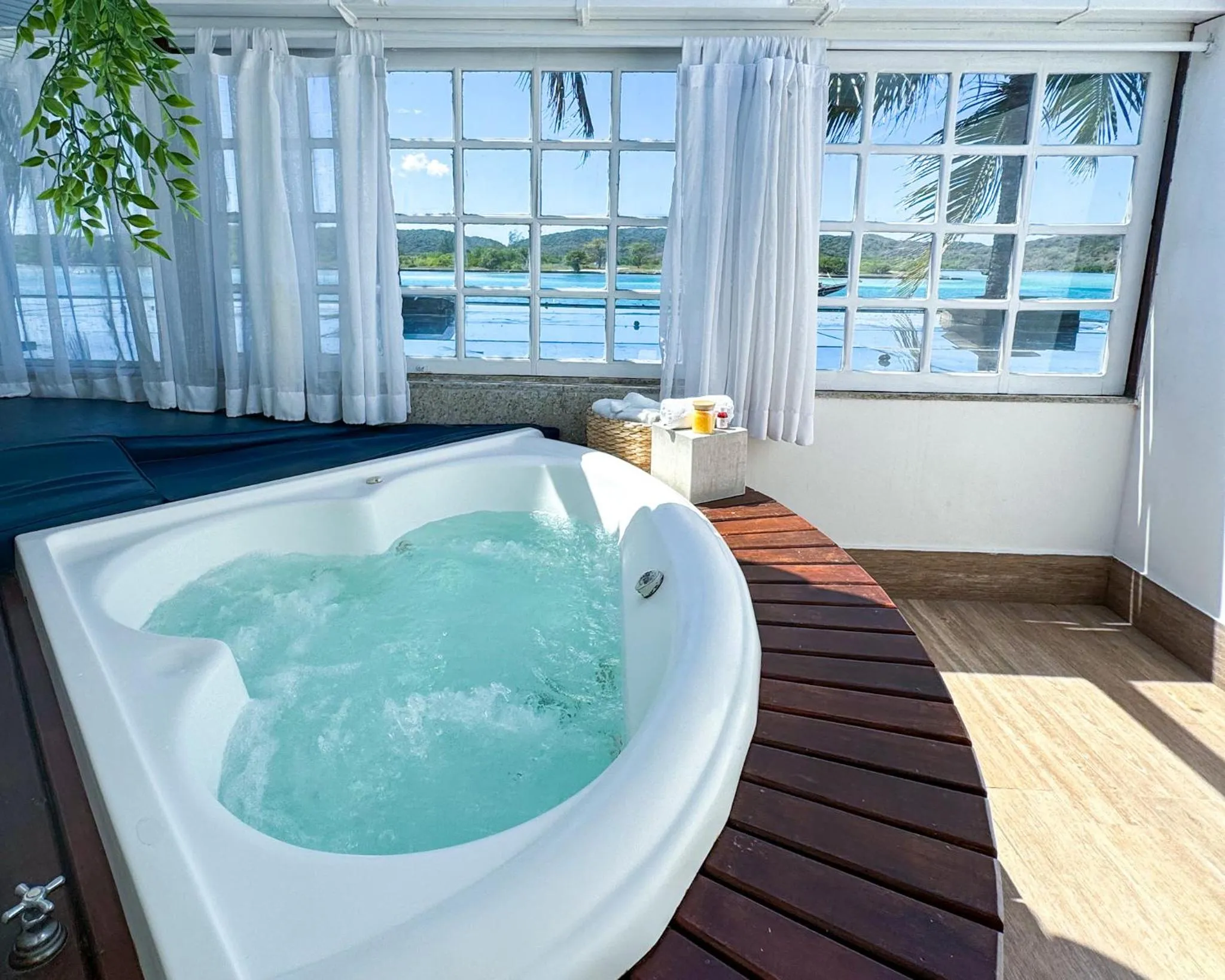 Hot Tub in Hotel Boutique Recanto da Passagem