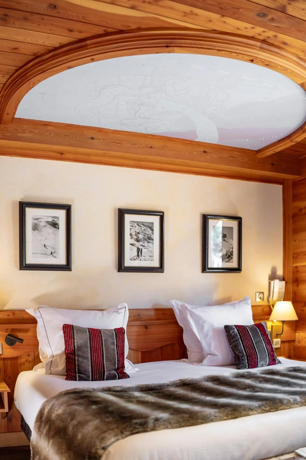 Bed in Hôtel Chalet Mounier