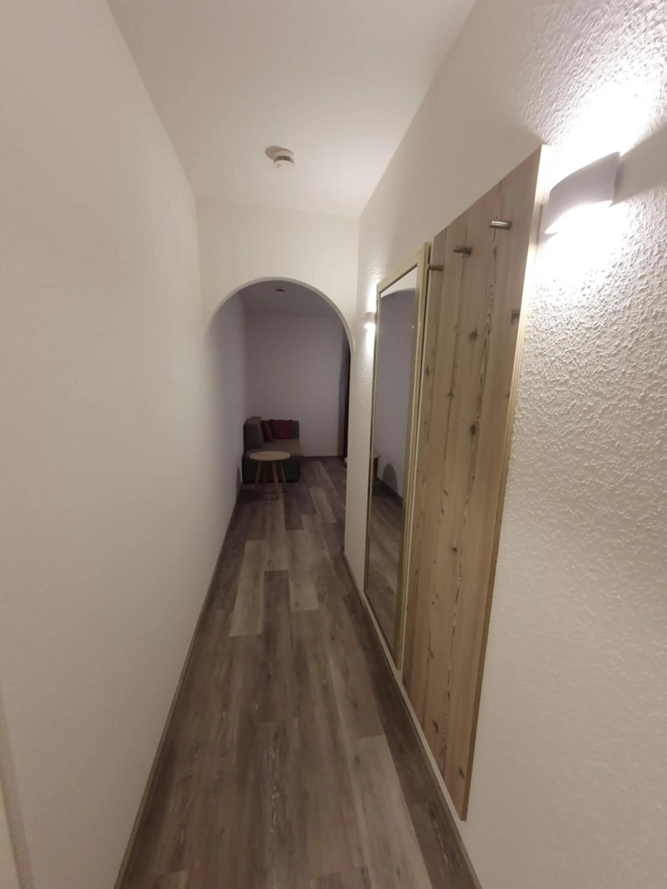 Photo of the whole room in Hotel Neuenburger Hof