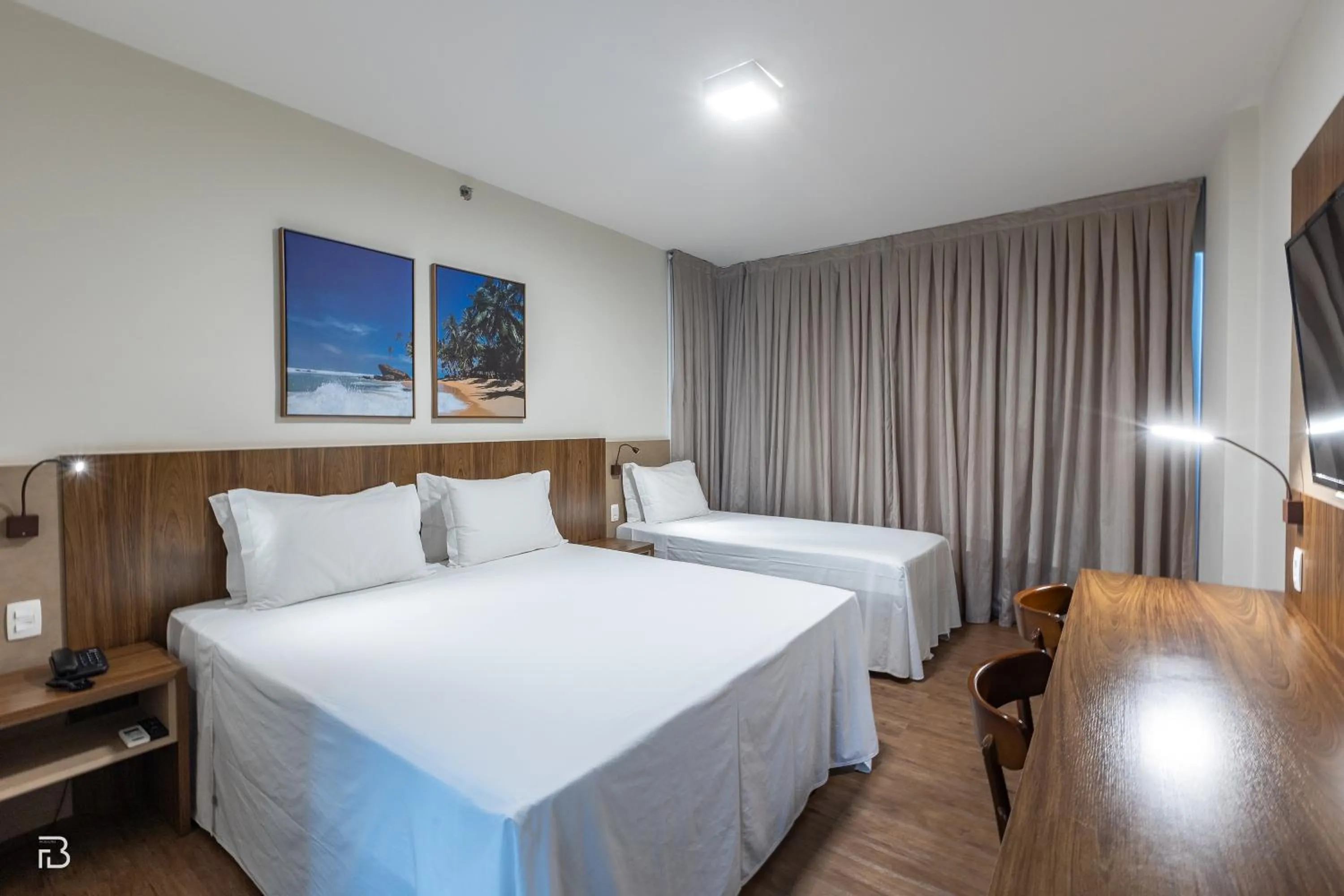 Photo of the whole room, Bed in Gran Executive Hotel