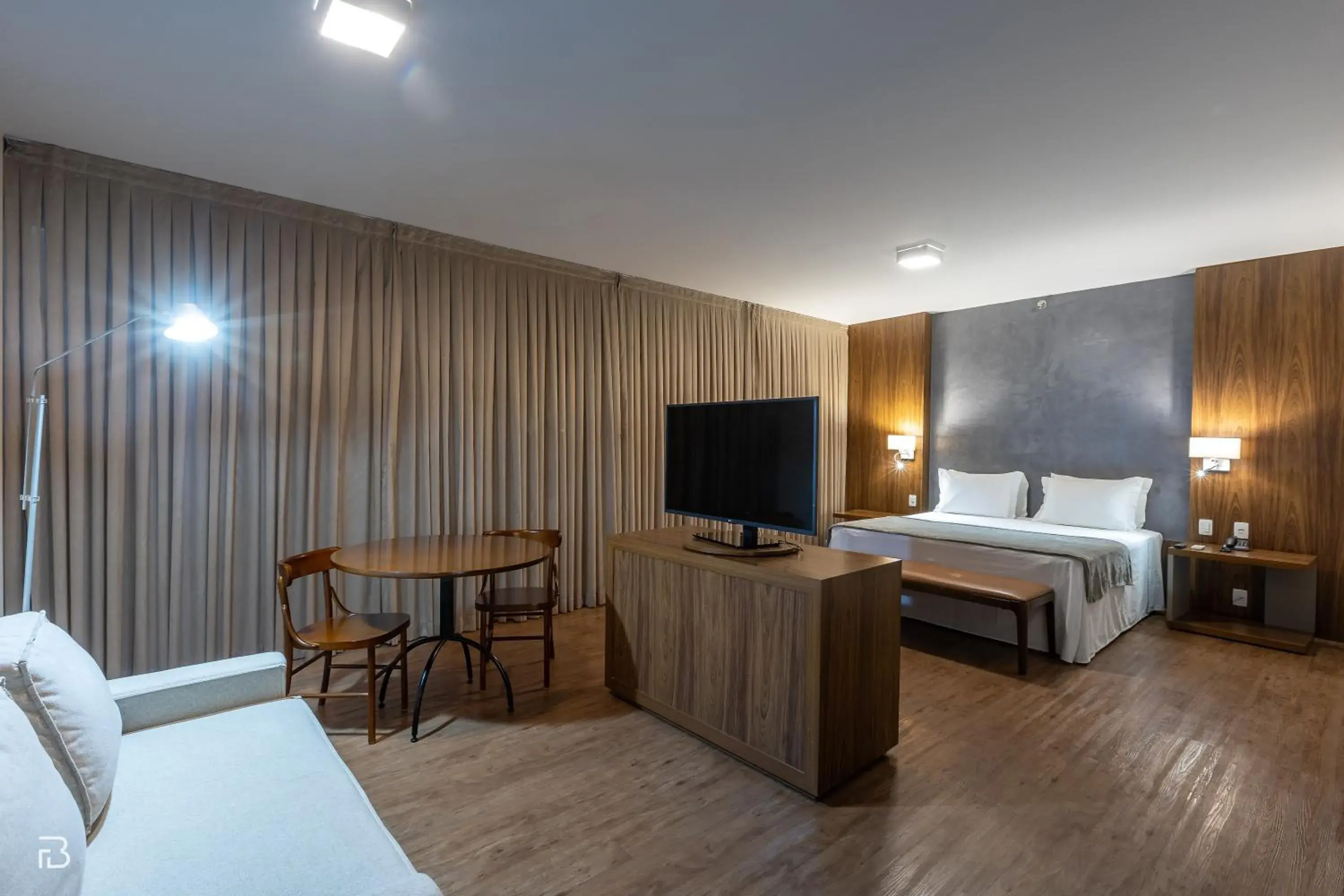 View (from property/room), Bed in Gran Executive Hotel View (from property/room), Bed in Gran Executive Hotel