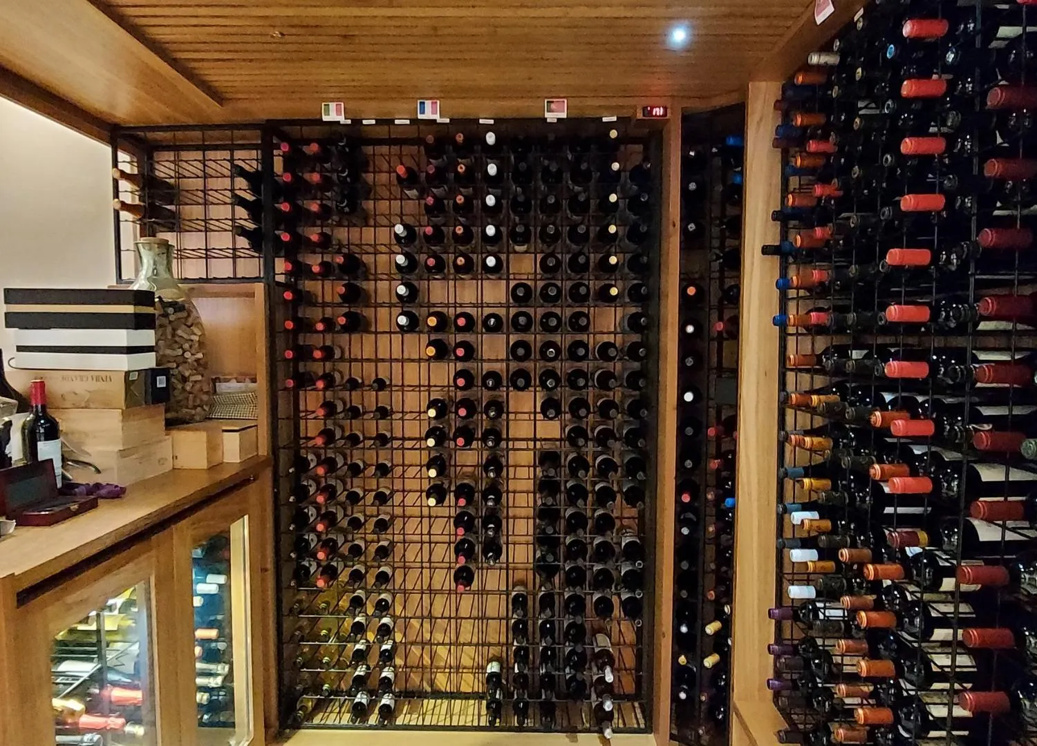 Restaurant/places to eat in Gran Executive Hotel