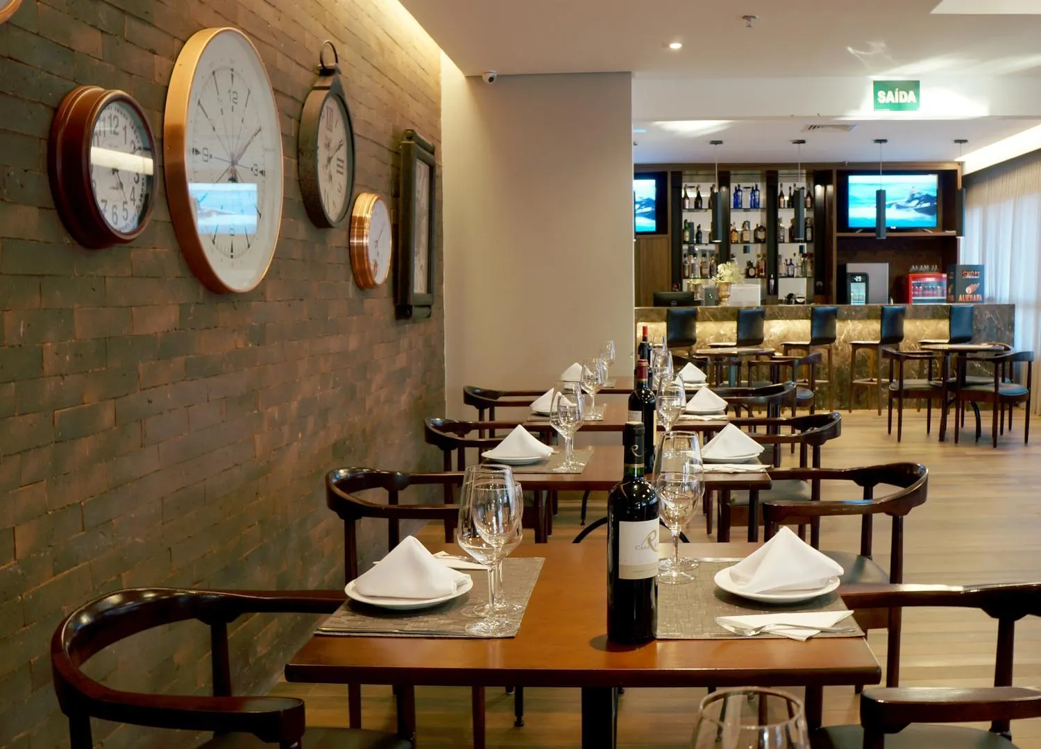 Restaurant/places to eat in Gran Executive Hotel