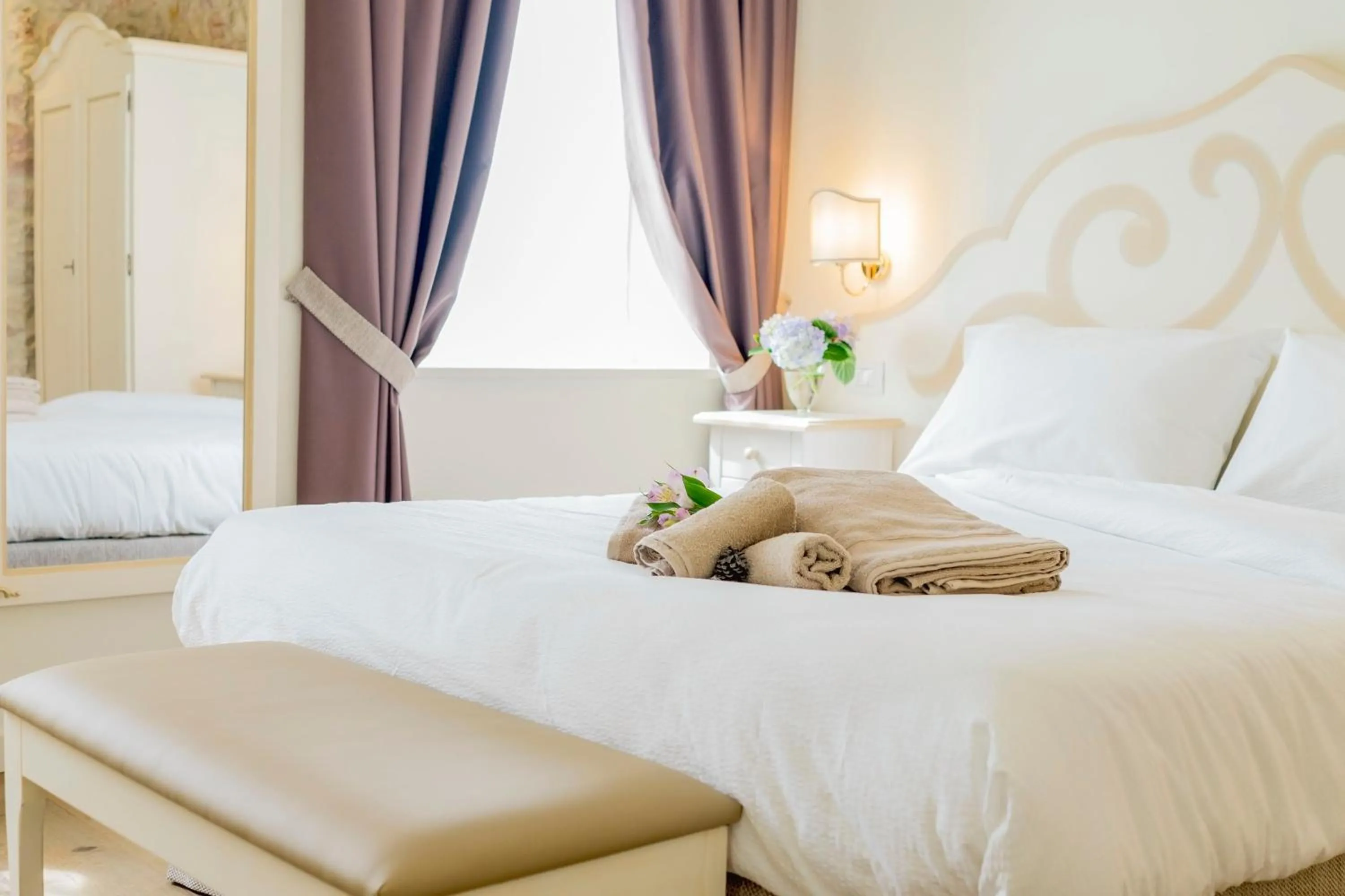 Photo of the whole room, Bed in Casa Leon d'Oro