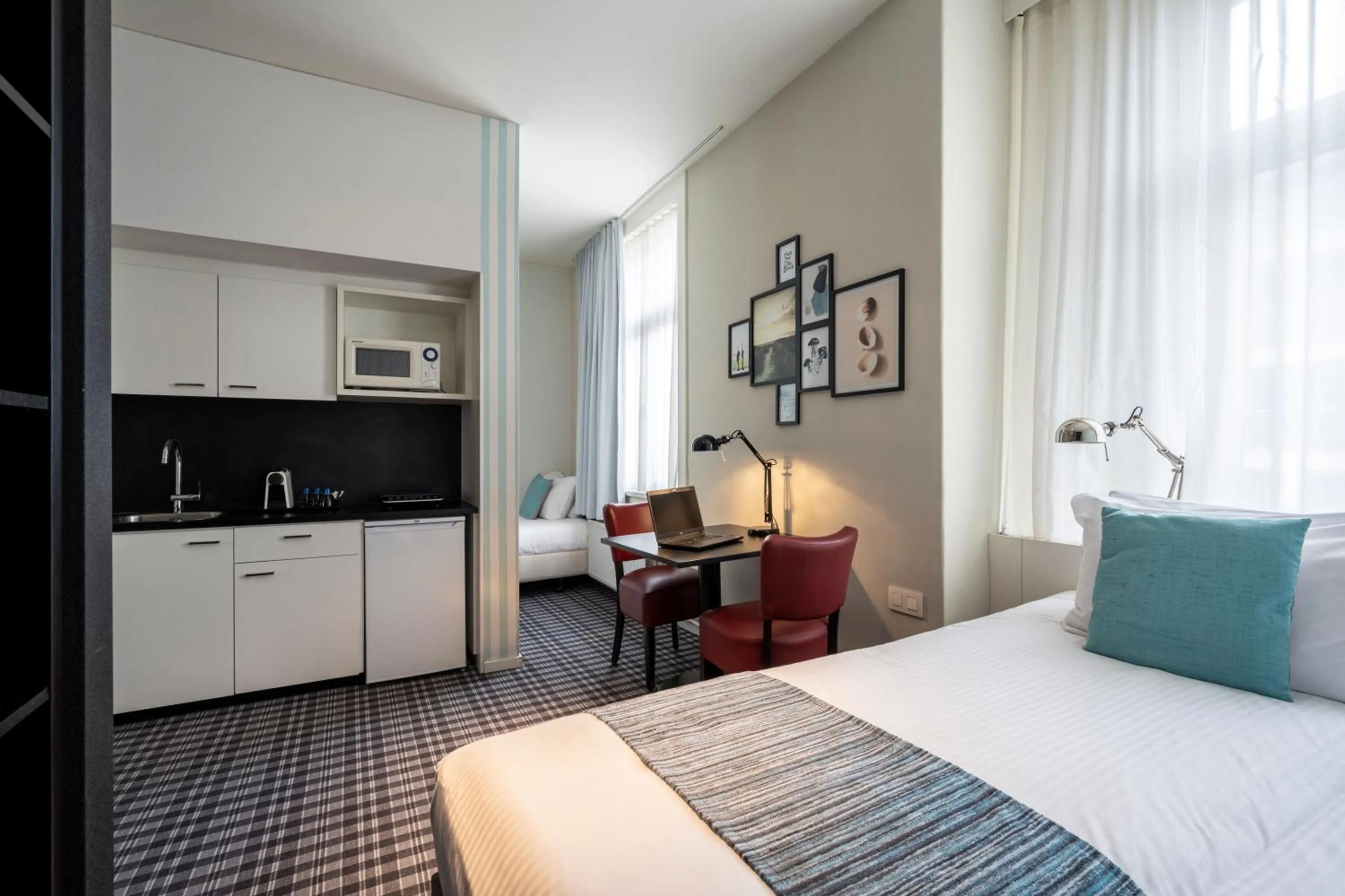 Bedroom, Bed in Leopold Hotel Ostend