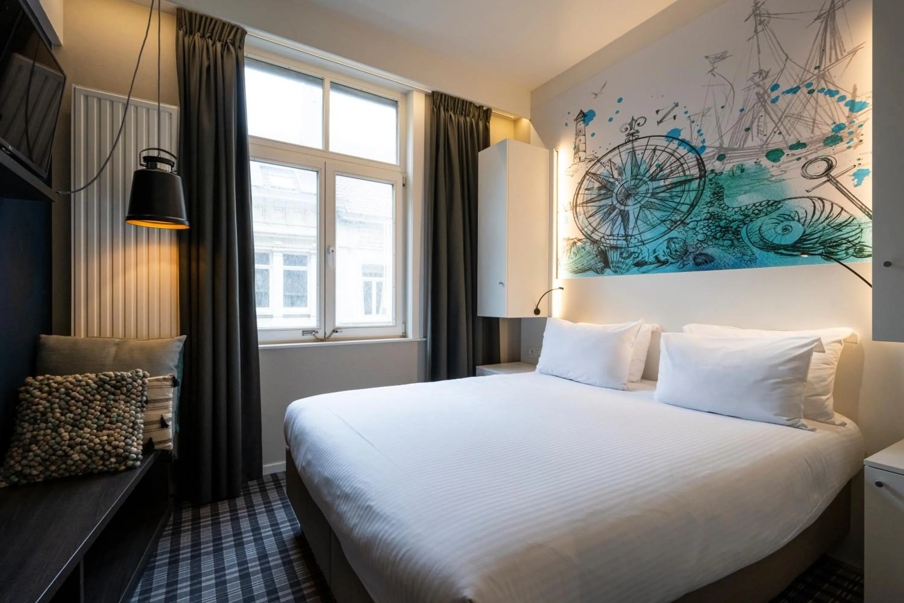 Photo of the whole room, Bed in Leopold Hotel Ostend