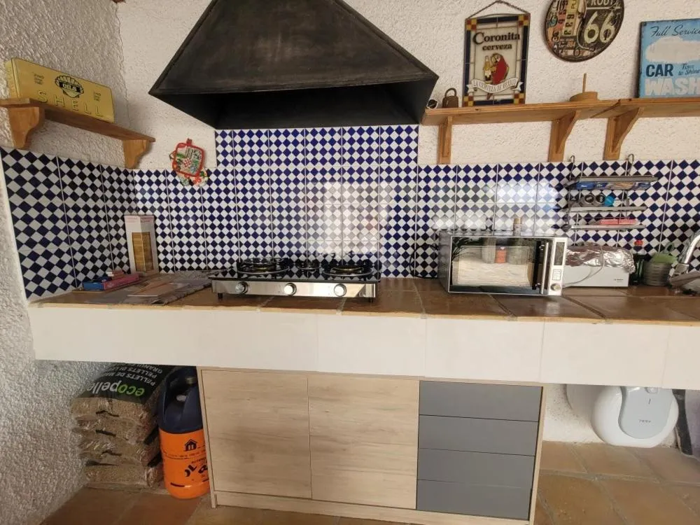 Communal kitchen in Casa Blanca Suiza
