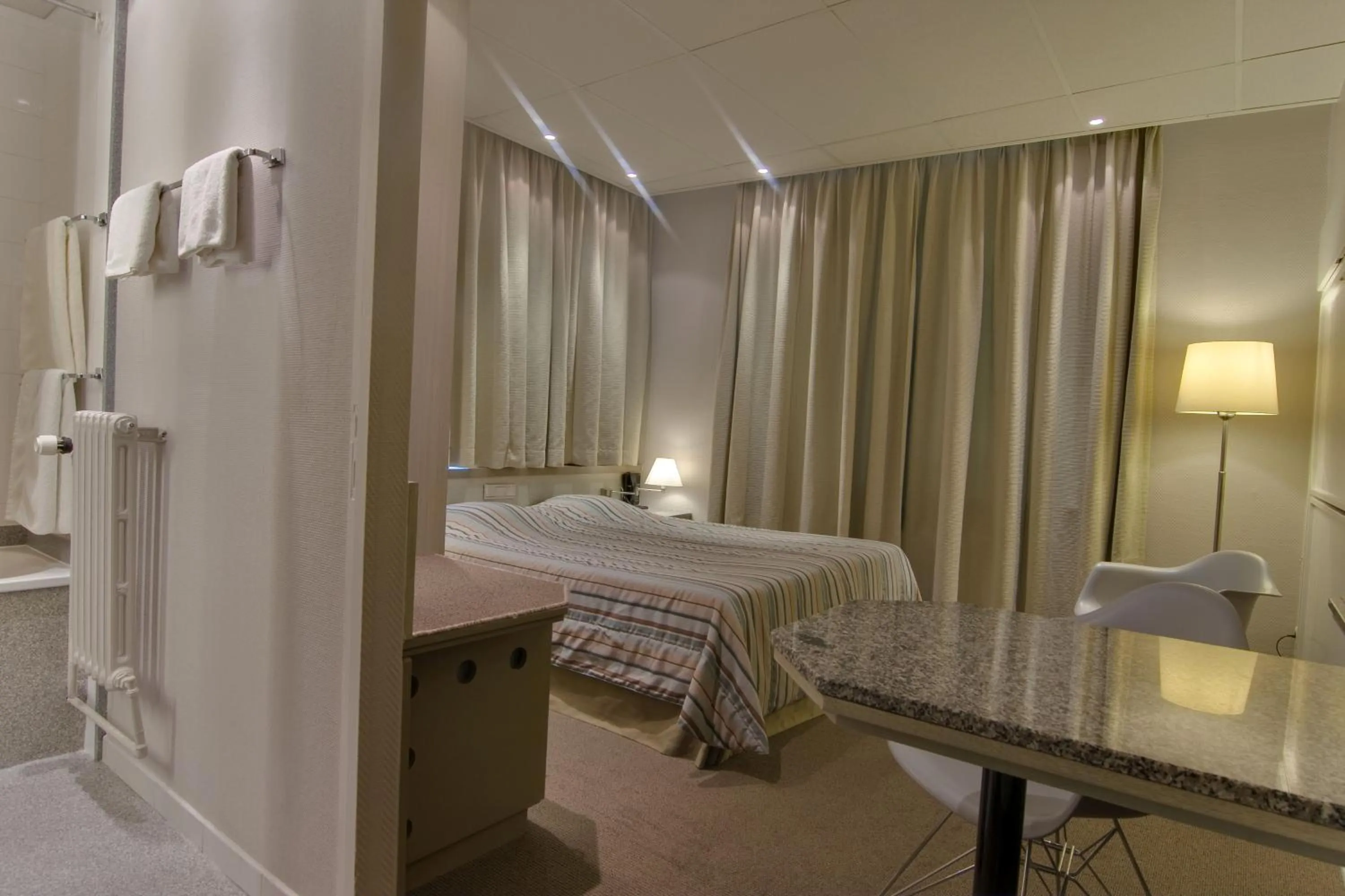 Bedroom in Hotel Glenmore