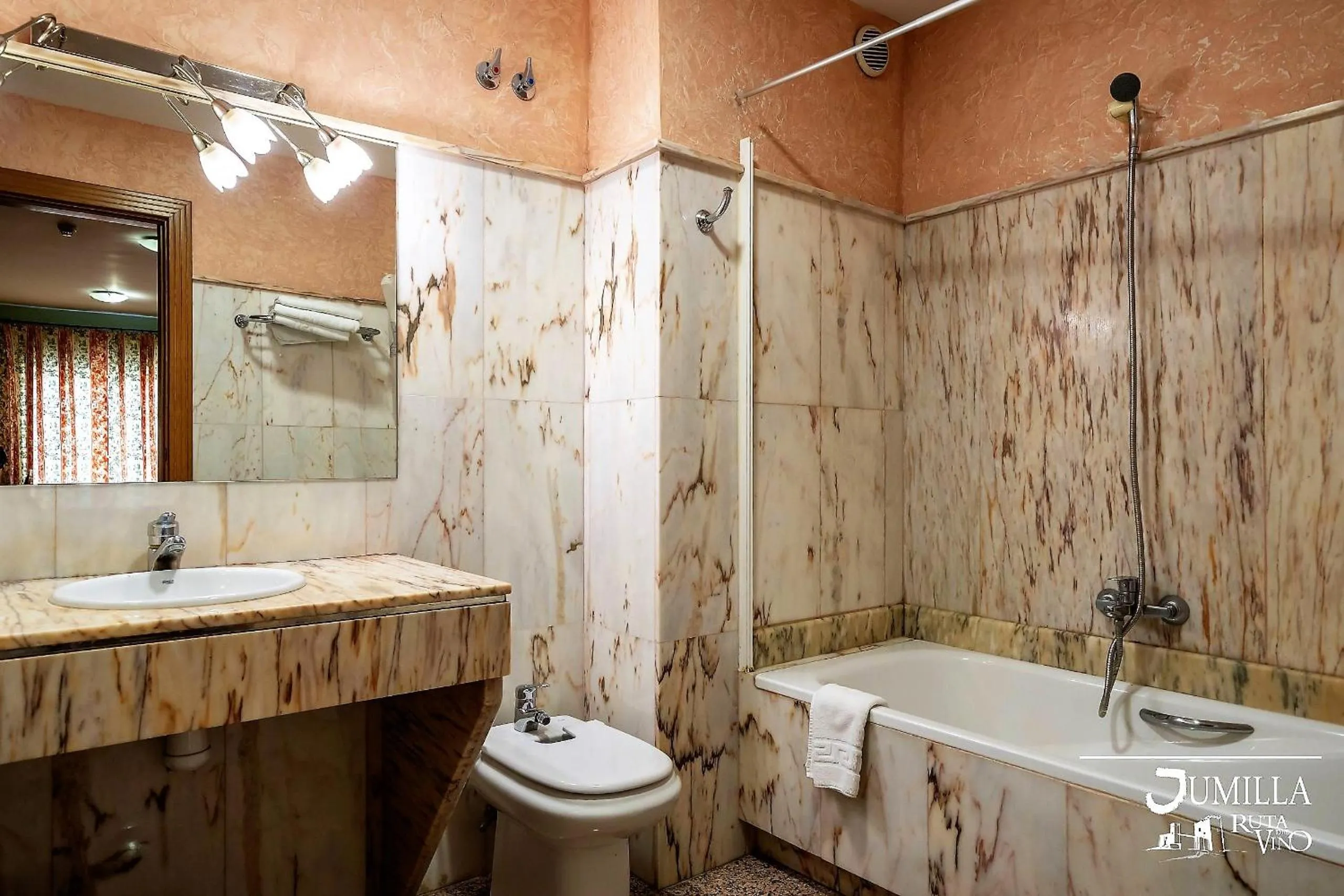 Bathroom in Hotel Pio XII Jumilla