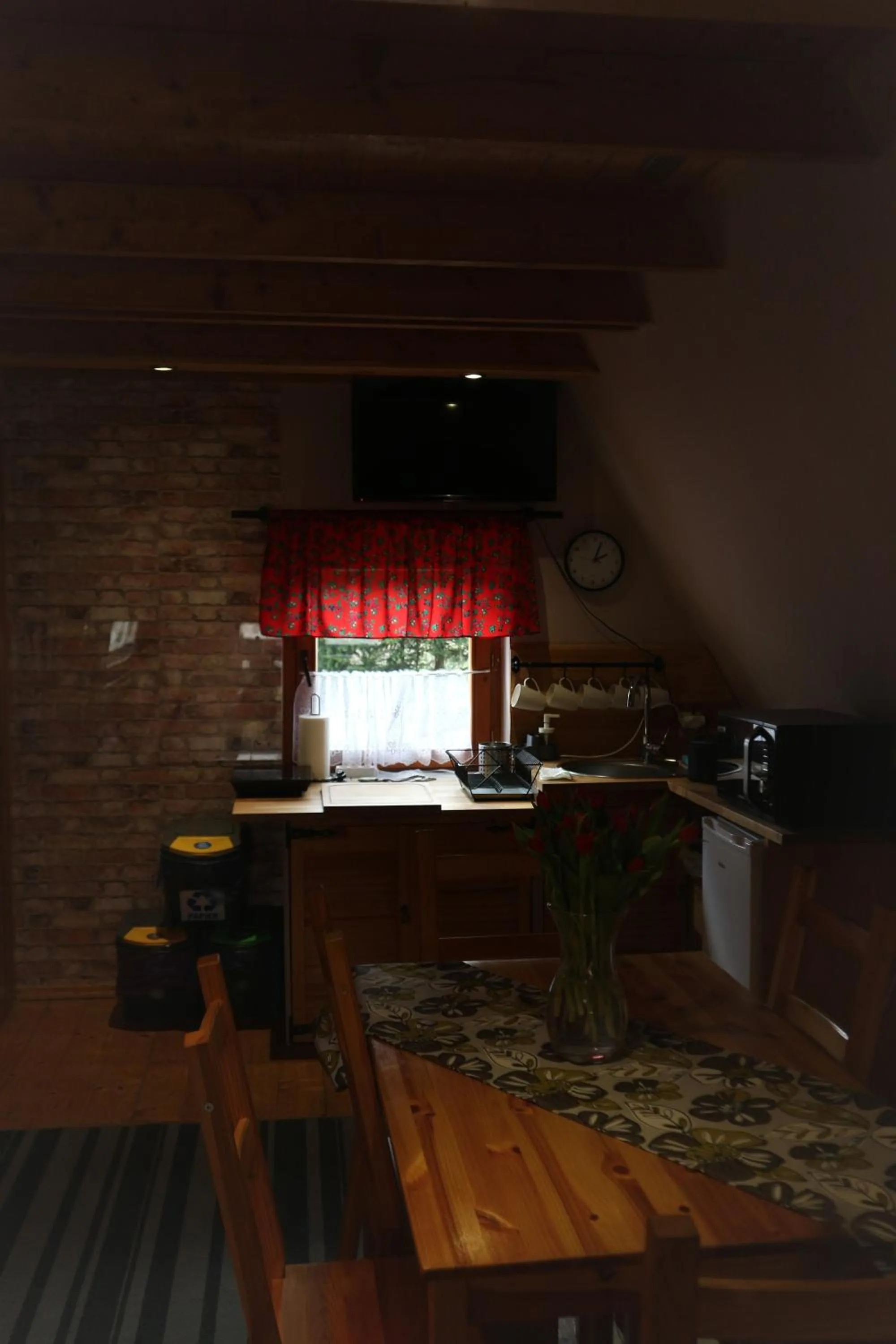 Kitchen or kitchenette in Pensjonat Gościniec Szczyrk , z sauną i jacuzzi