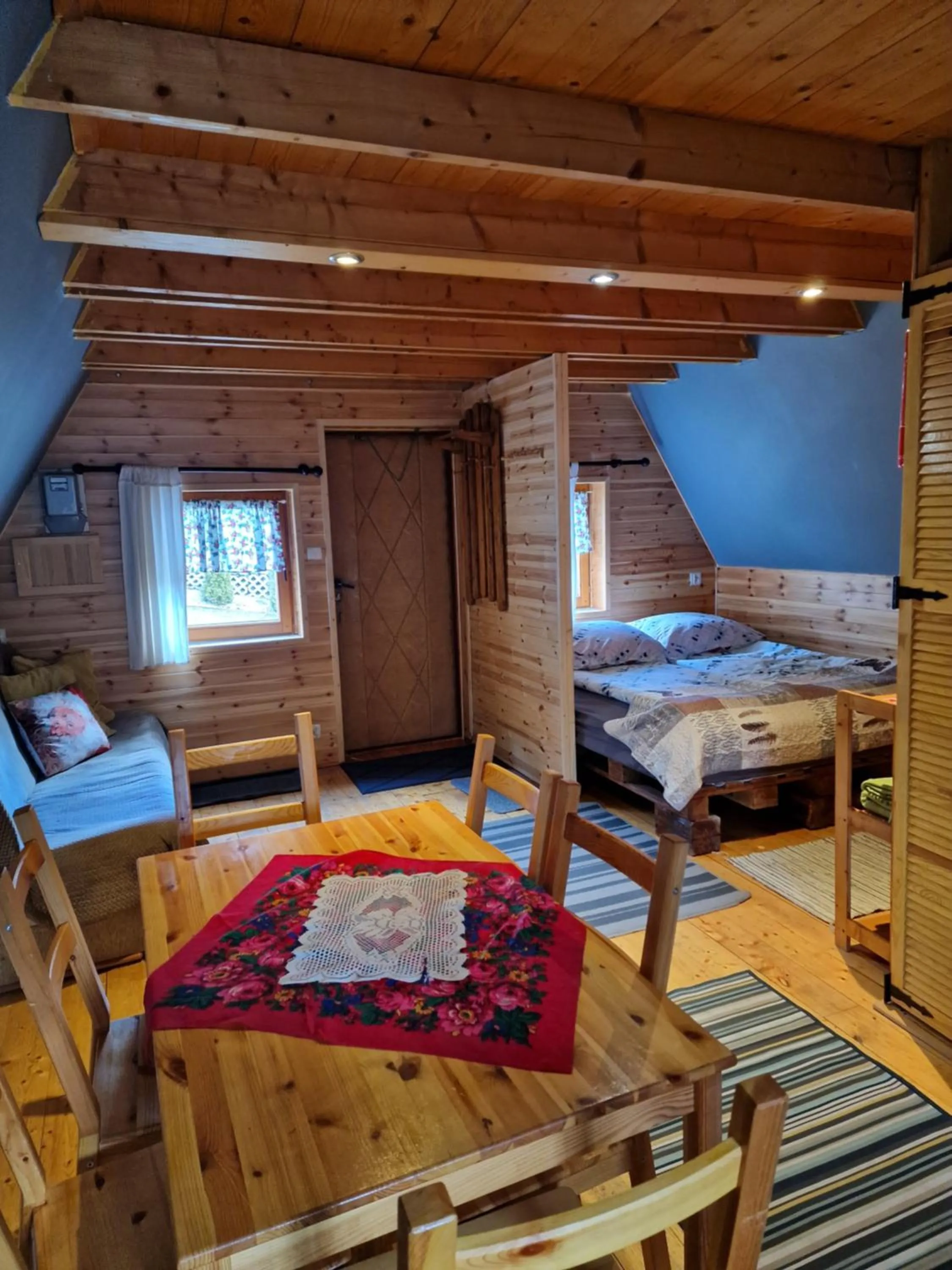 Bed in Pensjonat Gościniec Szczyrk , z sauną i jacuzzi