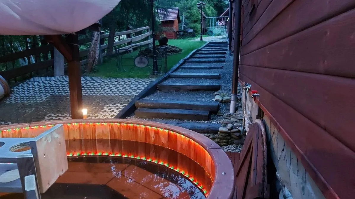 Night in Pensjonat Gościniec Szczyrk , z sauną i jacuzzi