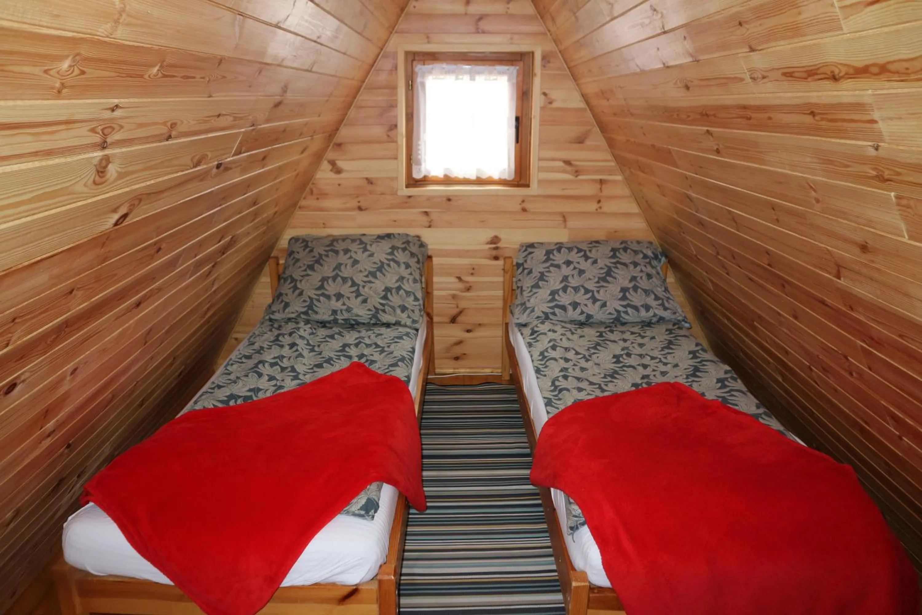 Bedroom in Pensjonat Gościniec Szczyrk , z sauną i jacuzzi