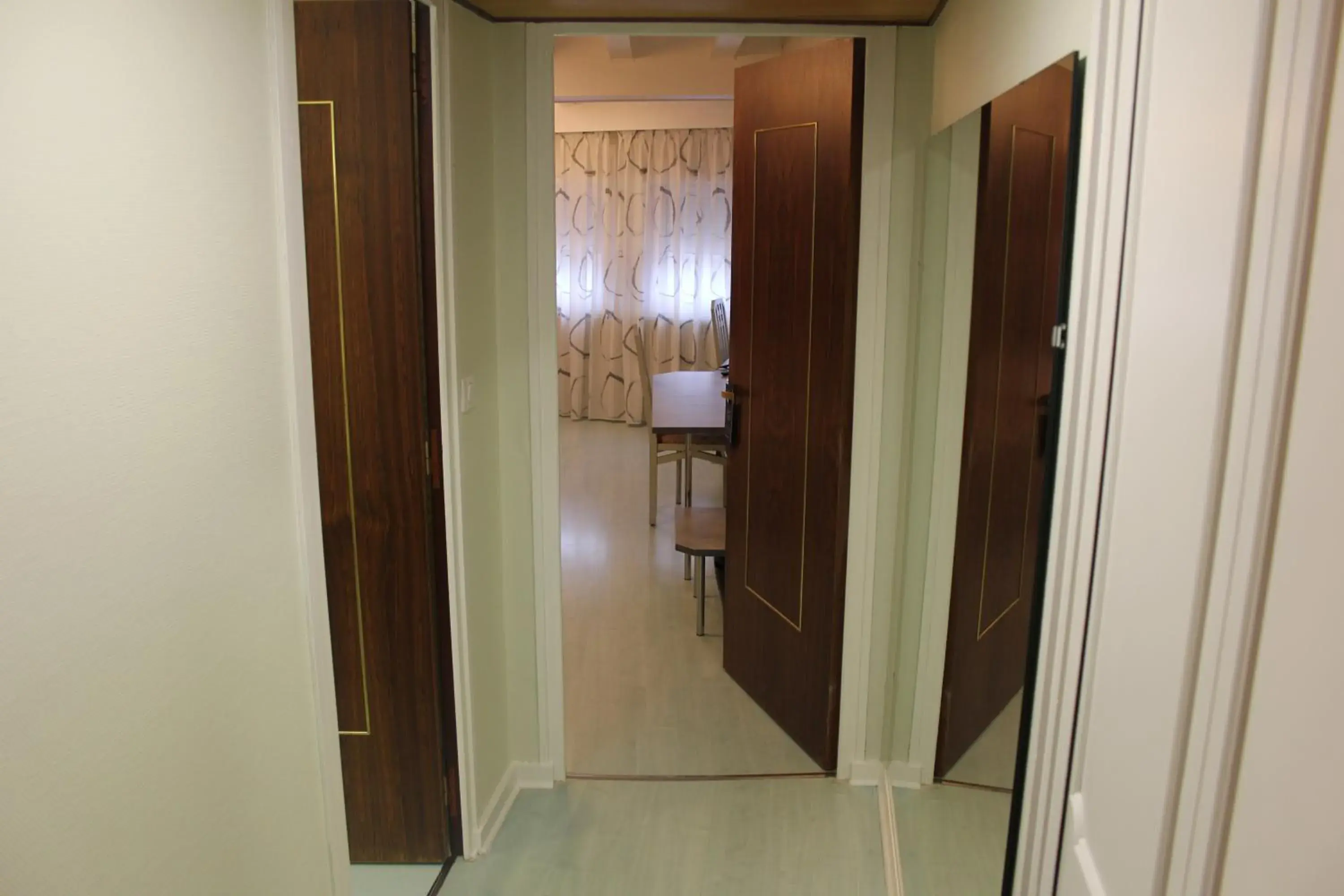 Quadruple Room in Hôtel Saint-Hubert Quadruple Room in Hôtel Saint-Hubert