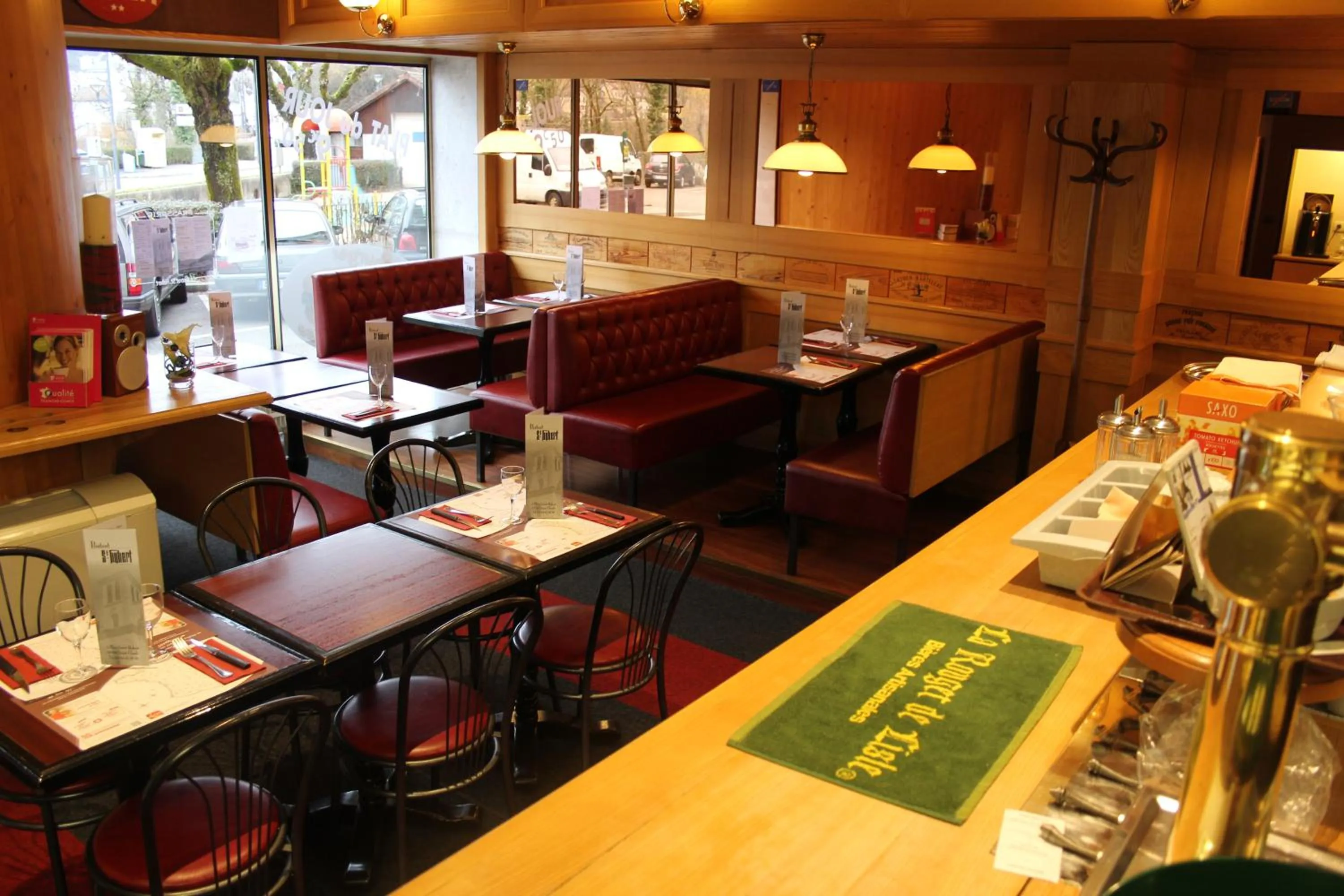 Restaurant/places to eat in Hôtel Saint-Hubert