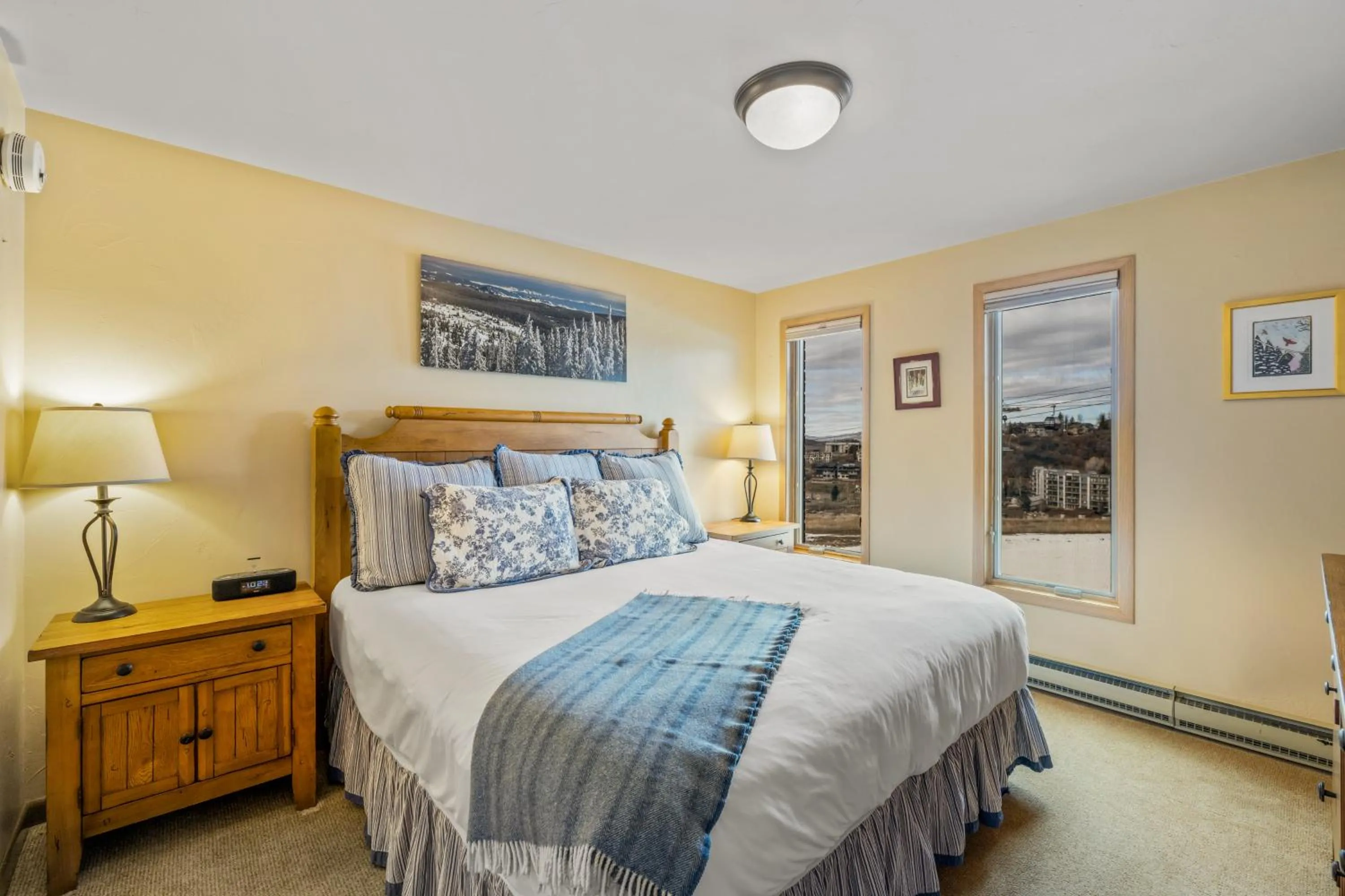 Bed in Bear Claw 203 - Ski-in Ski-out Condo!