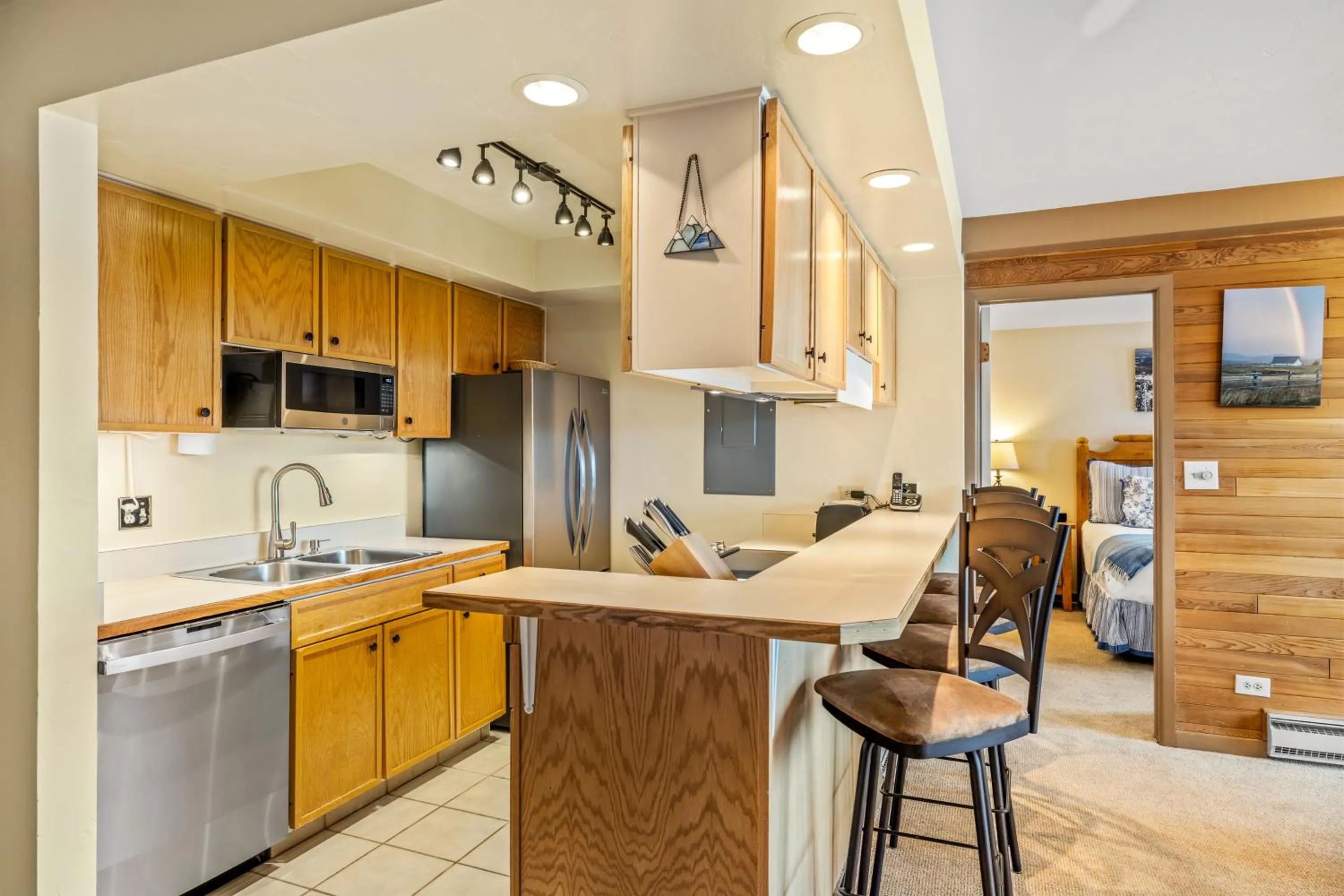 Bear Claw 203 - Ski-in Ski-out Condo!