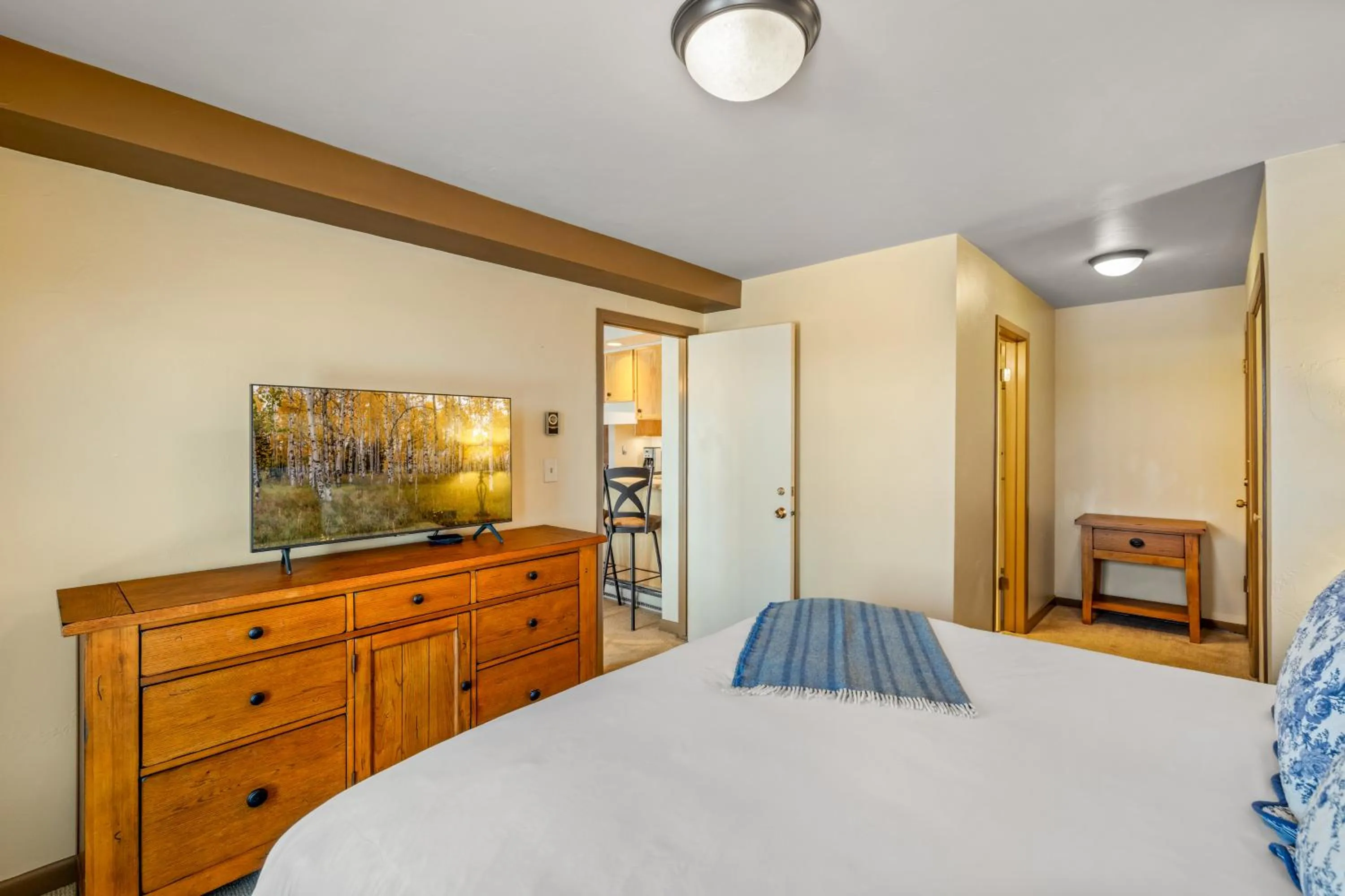 Bed in Bear Claw 203 - Ski-in Ski-out Condo!