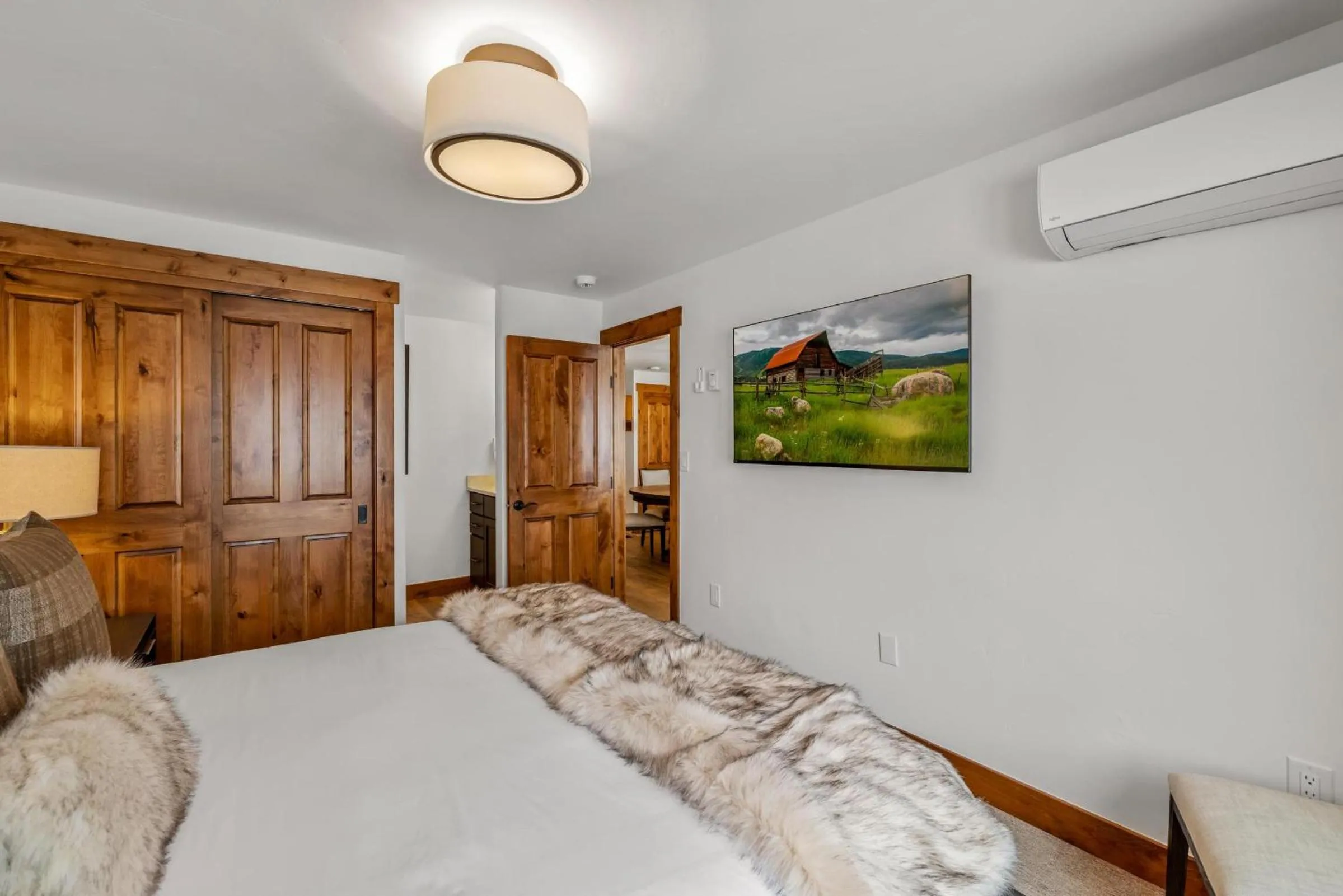 Bed in Bear Claw 312 - Ski-in Ski-out Condo!