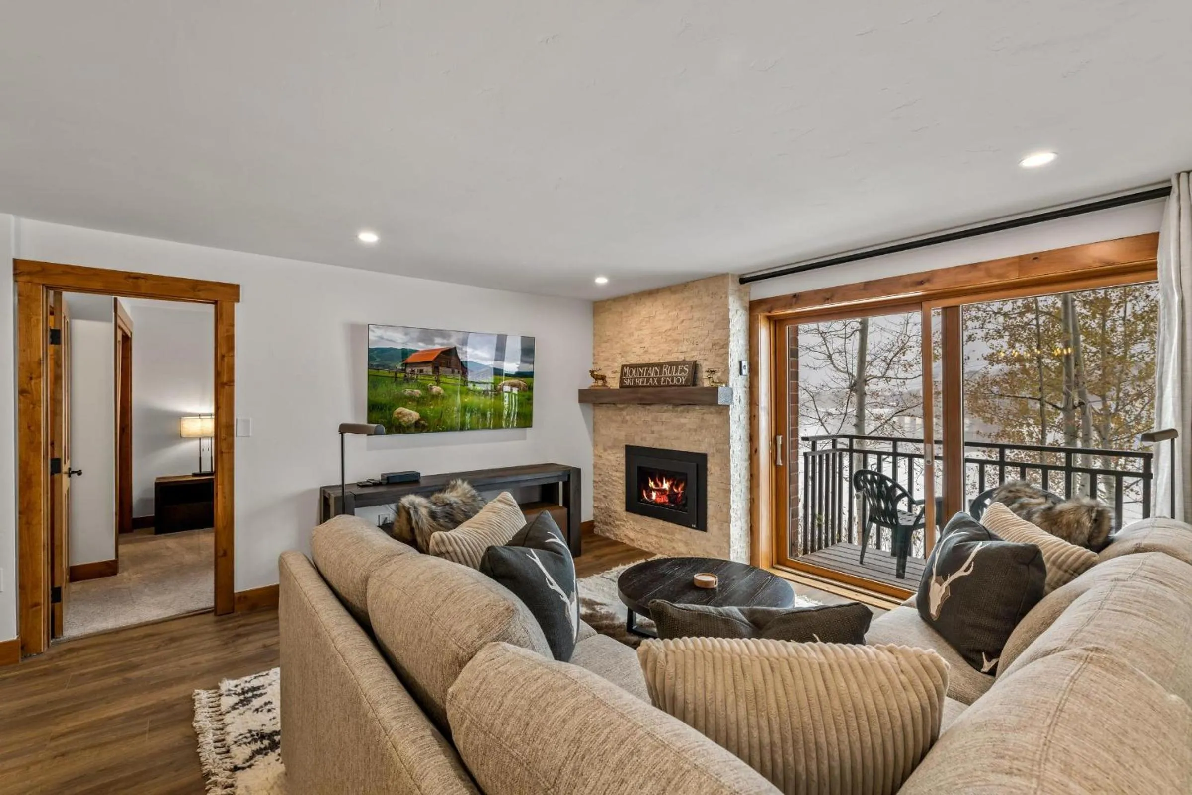Bear Claw 312 - Ski-in Ski-out Condo!